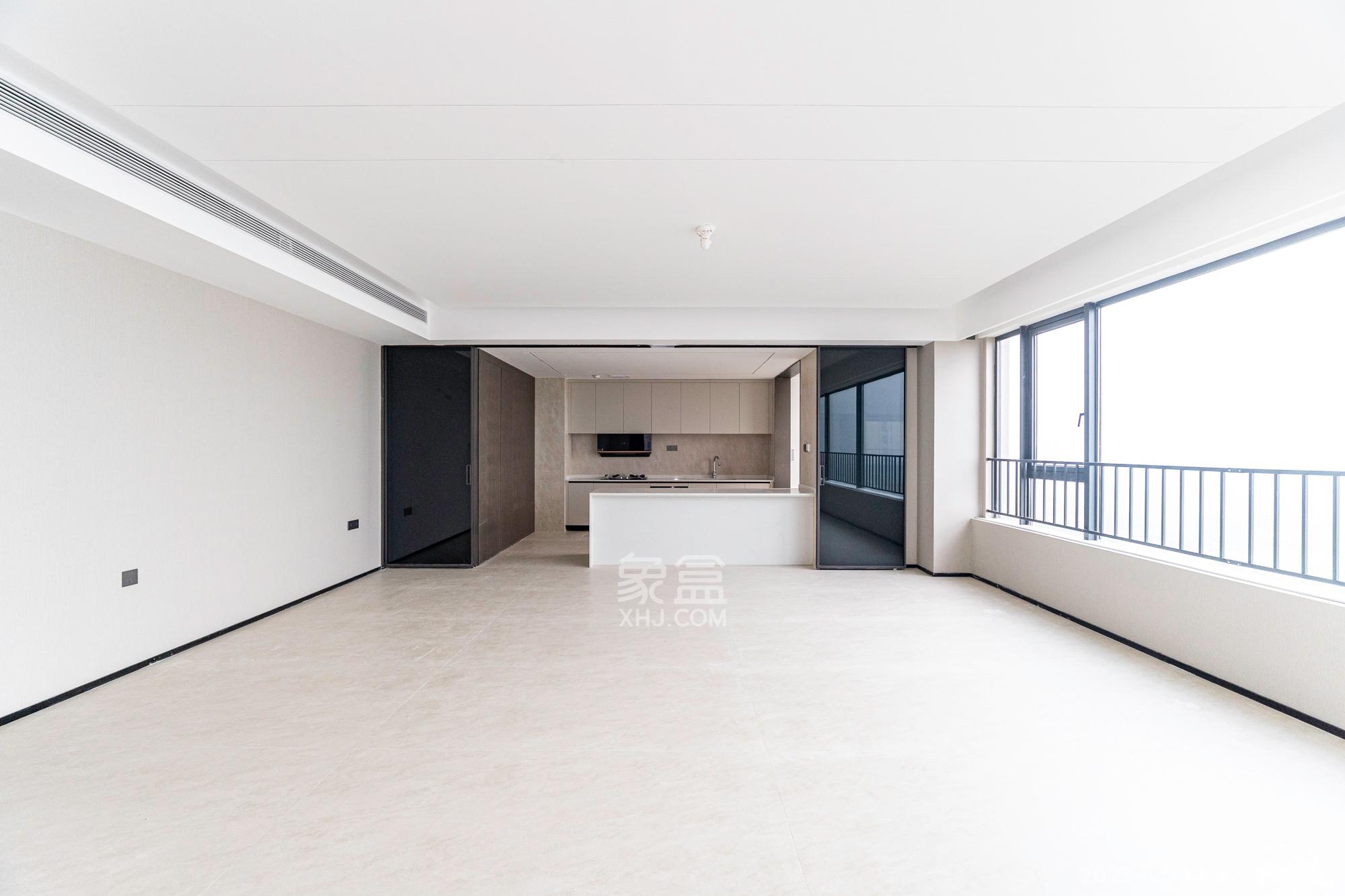 万科松湖天地 4室2厅4卫 478.0万 万科松湖天地 4室2厅4卫 478.0万客厅