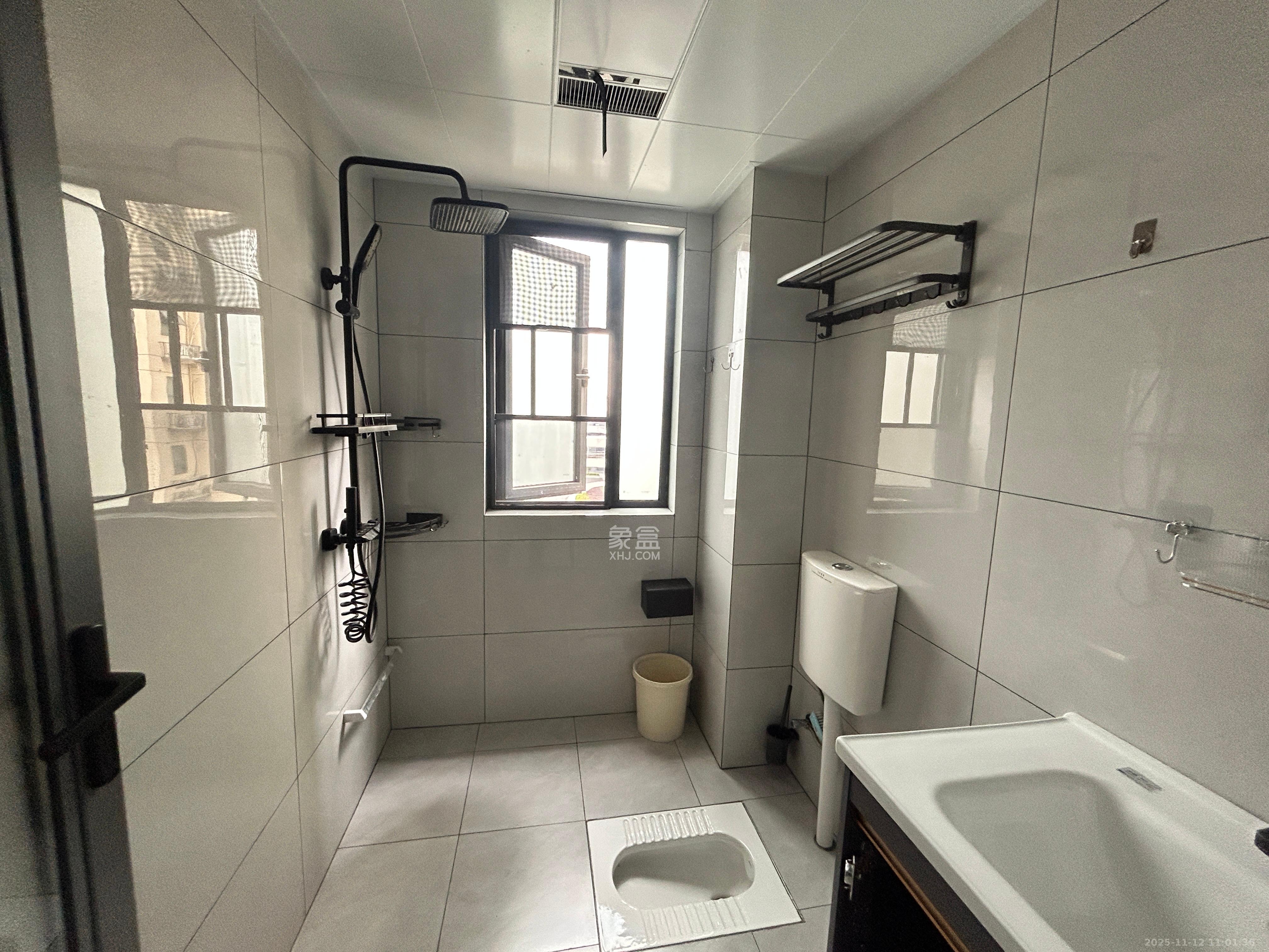 学士翰林苑  2室1厅1卫    1800.0元/月室内图