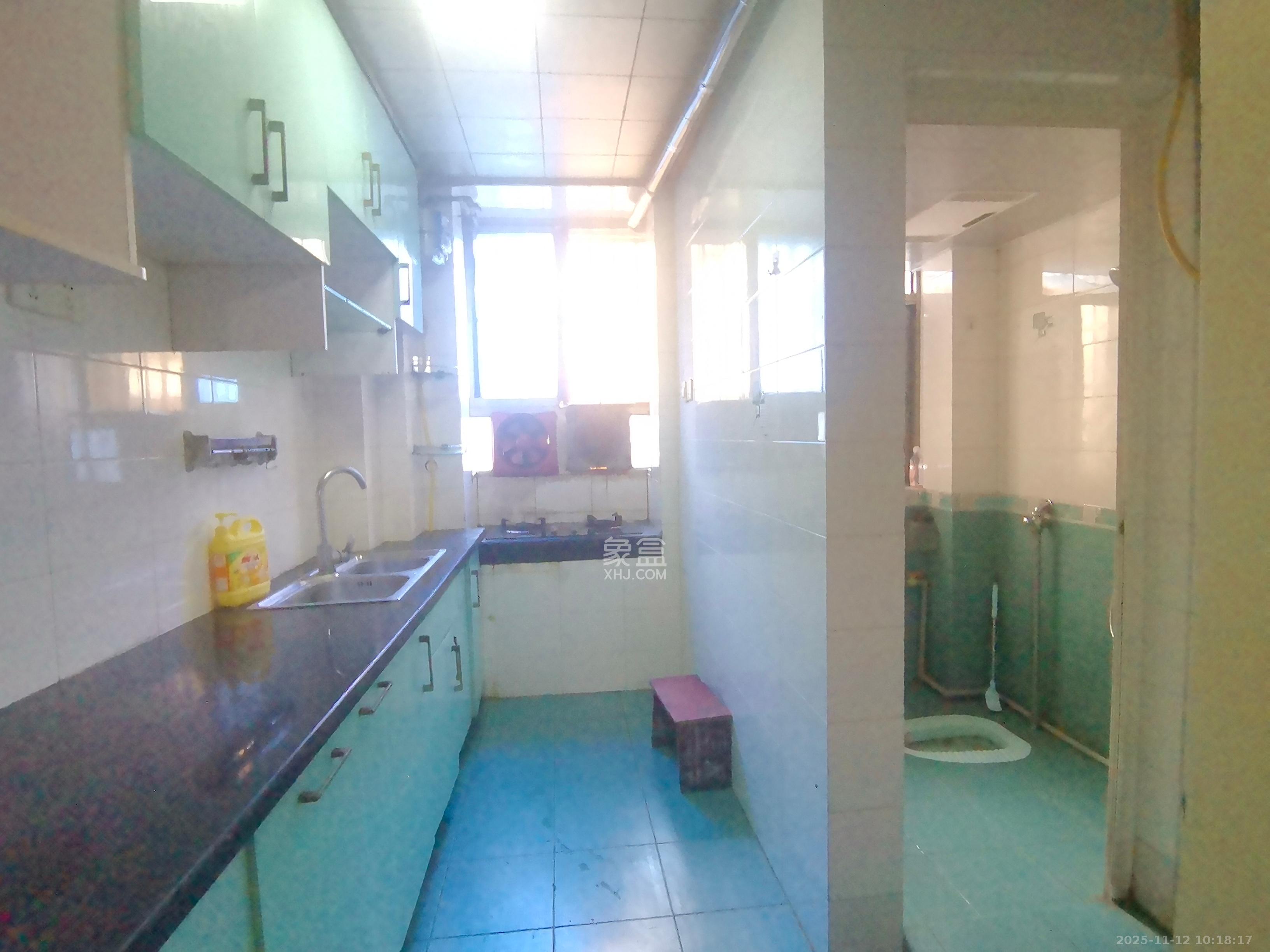 岳银小区(一二三五村) 3室2厅1卫 2100.0元/月 岳银小区(一二三五村) 3室2厅1卫 2100.0元/月室内图