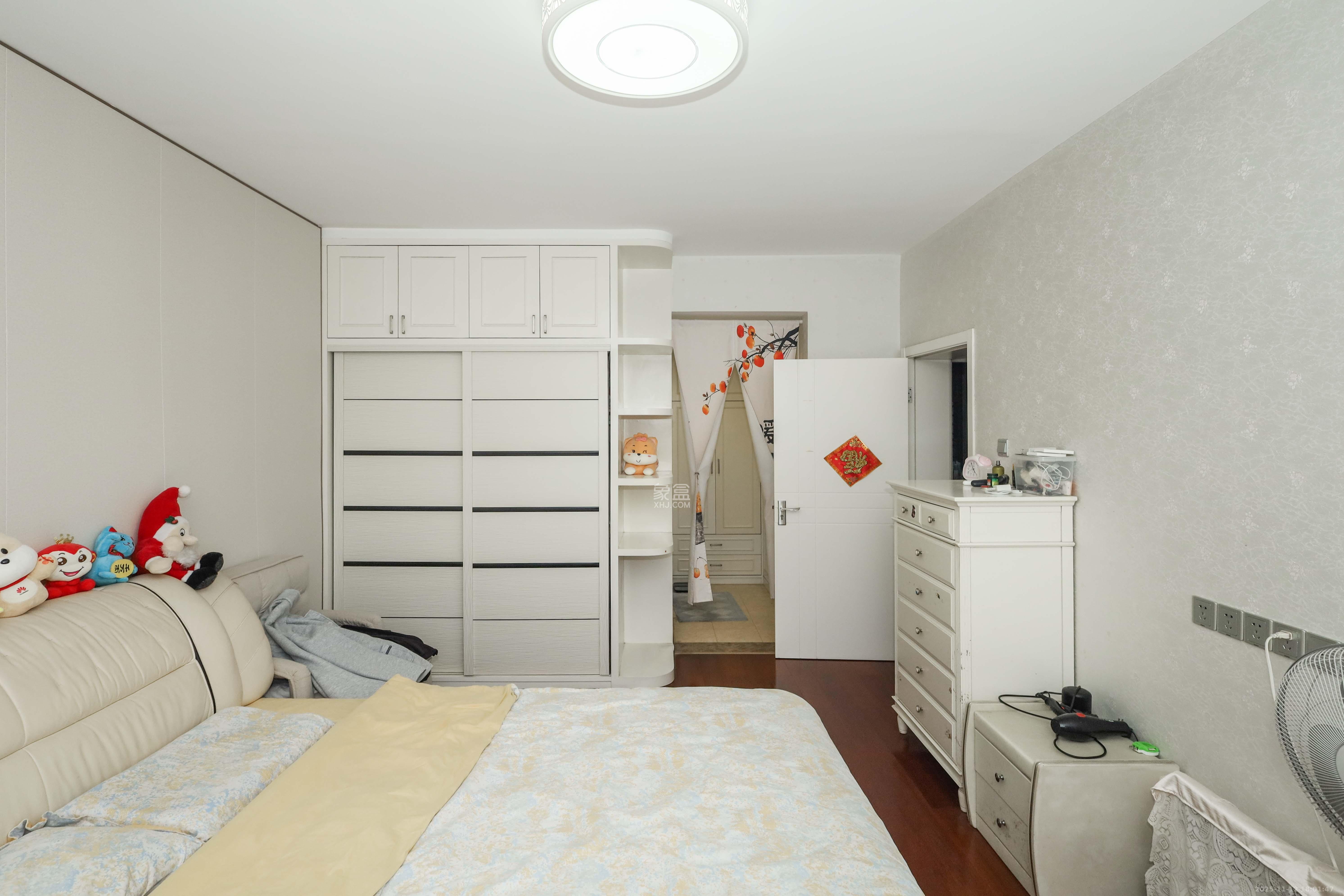 保利麓谷林语E区 4室2厅2卫 122.0万 保利麓谷林语E区 4室2厅2卫 122.0万卧室