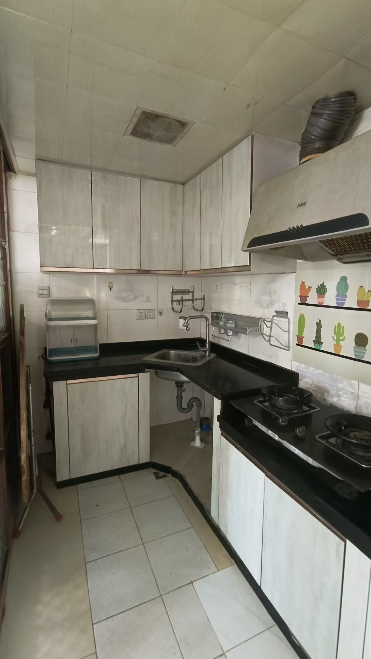 市工商局宿舍坡博宿舍区  3室2厅1卫    2200.0元/月室内图