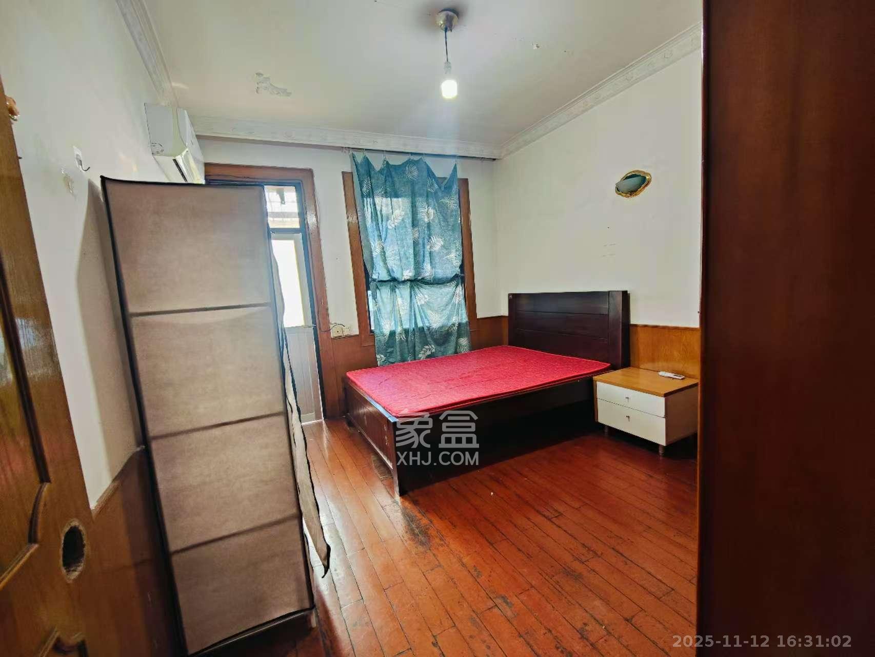 民主东街散盘  3室2厅2卫    1600.0元/月室内图