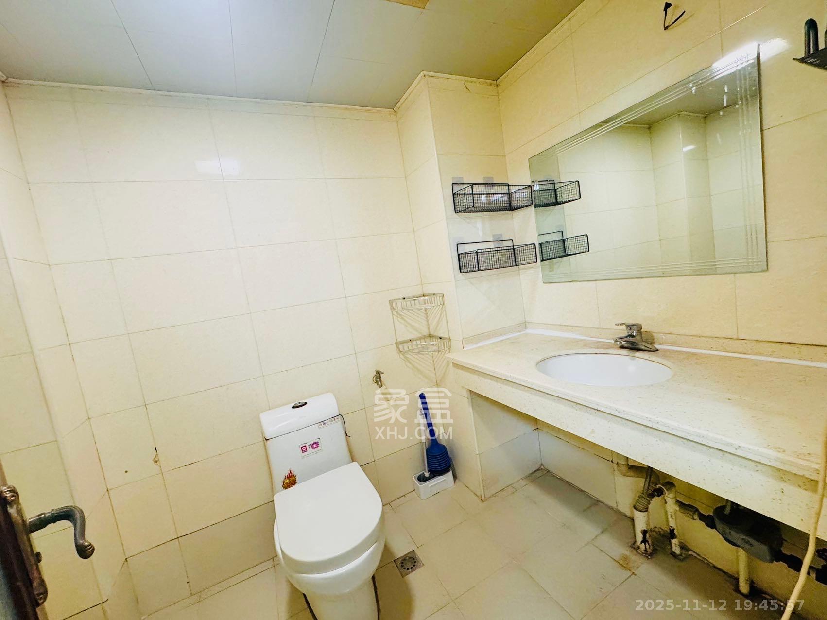 融圣国际  2室1厅1卫    2100.0元/月室内图