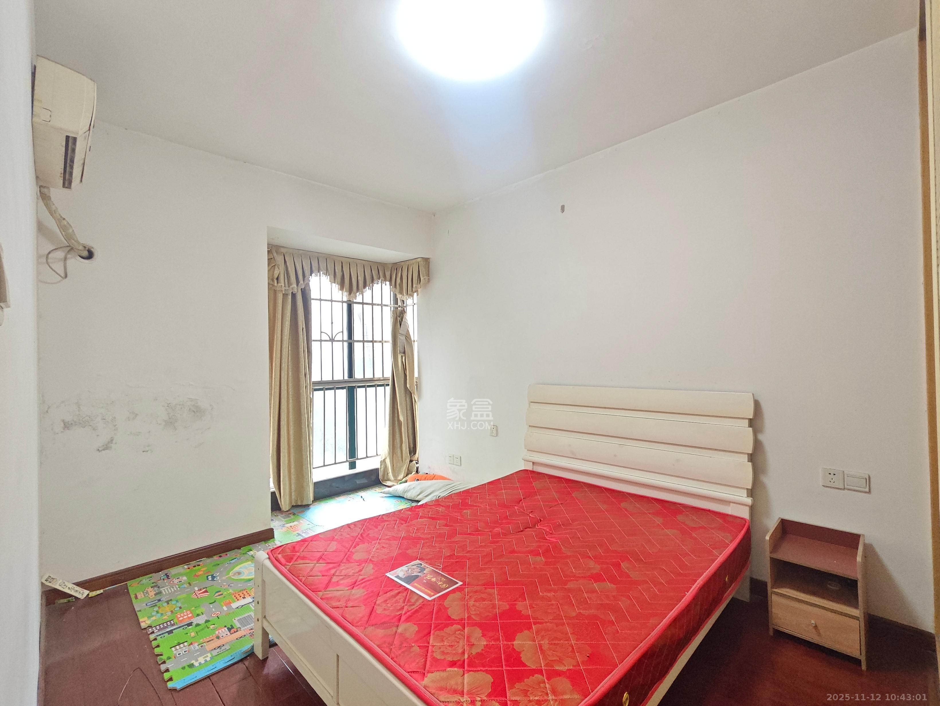 华天LOHO小镇 3室2厅1卫 1700.0元/月 华天LOHO小镇 3室2厅1卫 1700.0元/月室内图