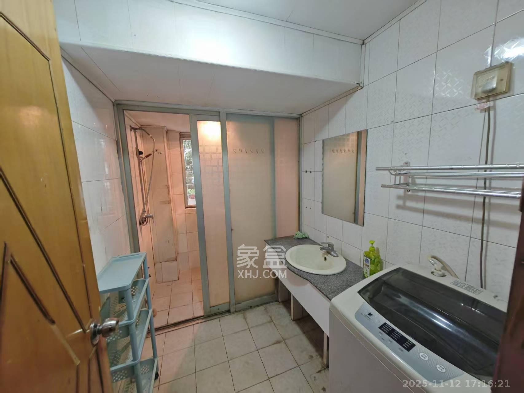 高家坪住宅新区  3室2厅2卫    3200.0元/月室内图