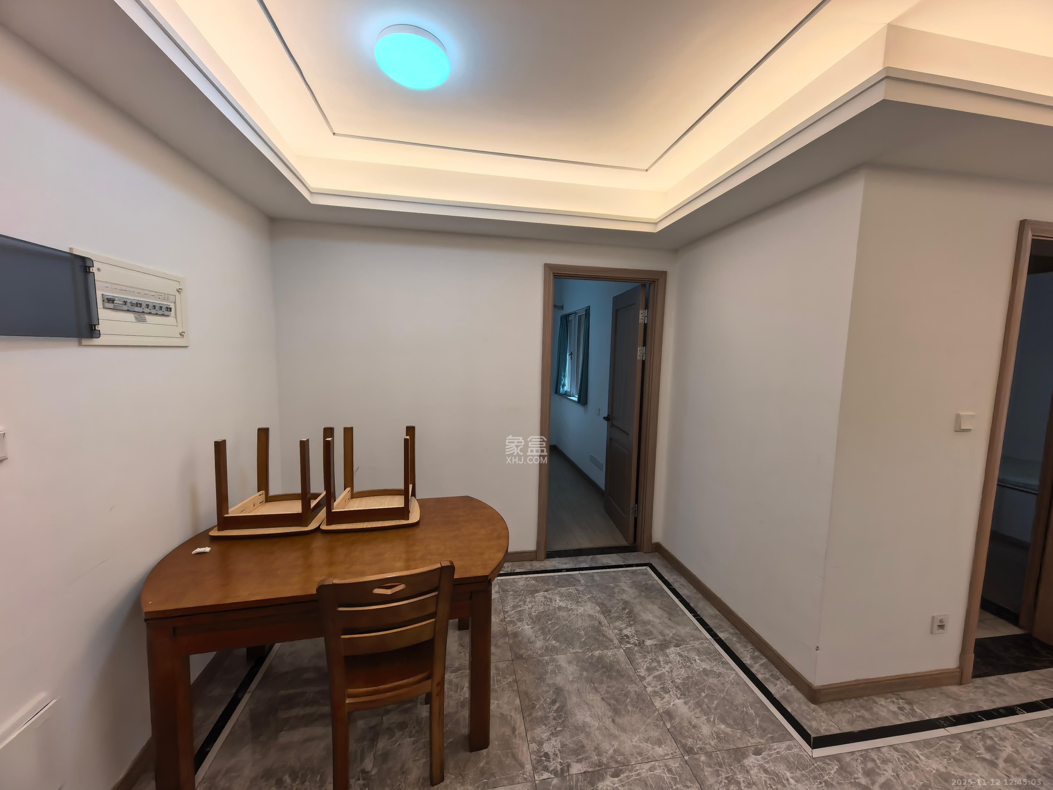 金地中交麓谷香颂(金地中交雅苑)  3室2厅2卫    2800.0元/月室内图