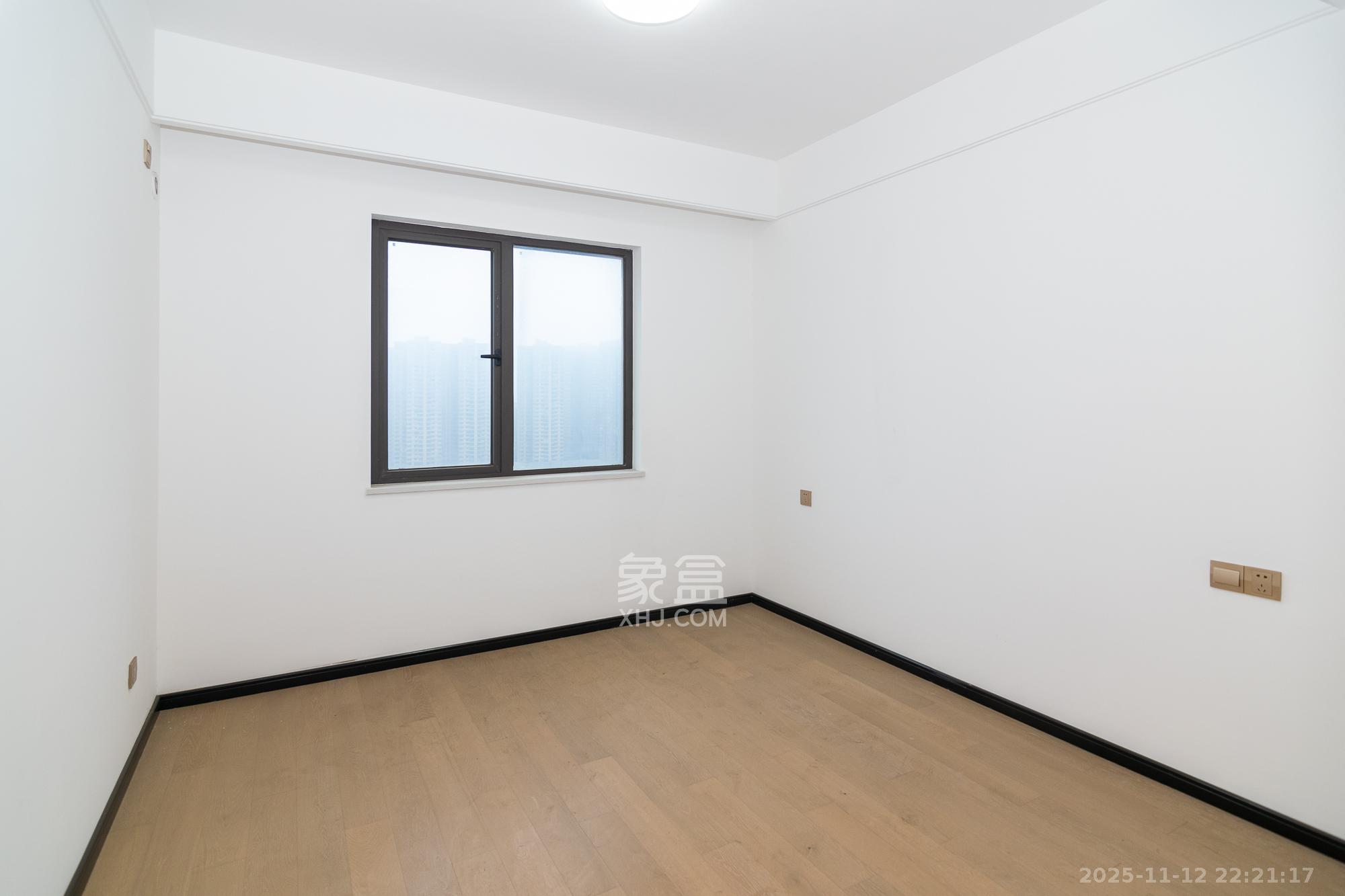 润和美郡(润和紫郡五期) 5室2厅2卫 108.0万 润和美郡(润和紫郡五期) 5室2厅2卫 108.0万卧室