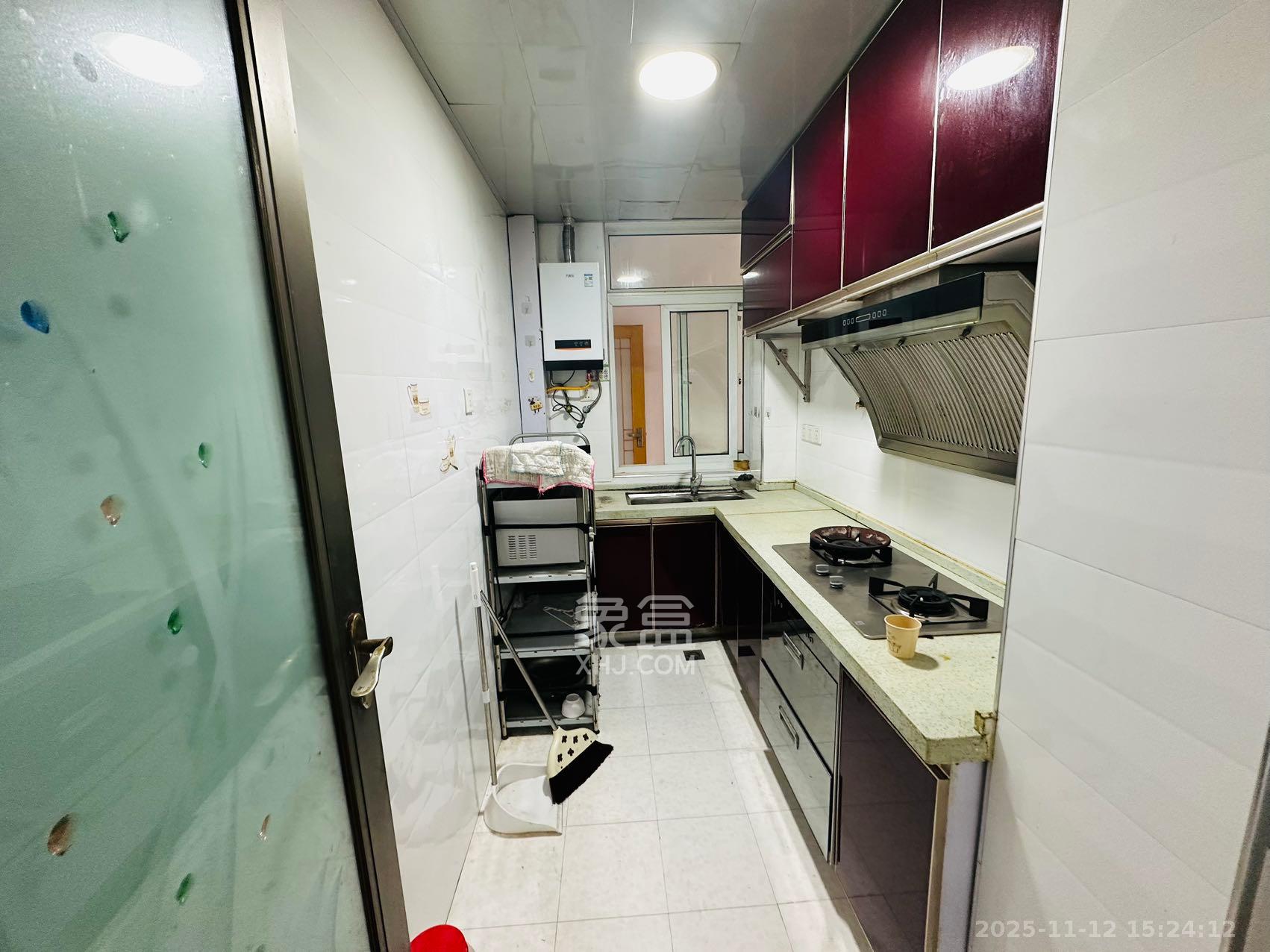 汇都公寓 3室2厅1卫 2300.0元/月 汇都公寓 3室2厅1卫 2300.0元/月室内图