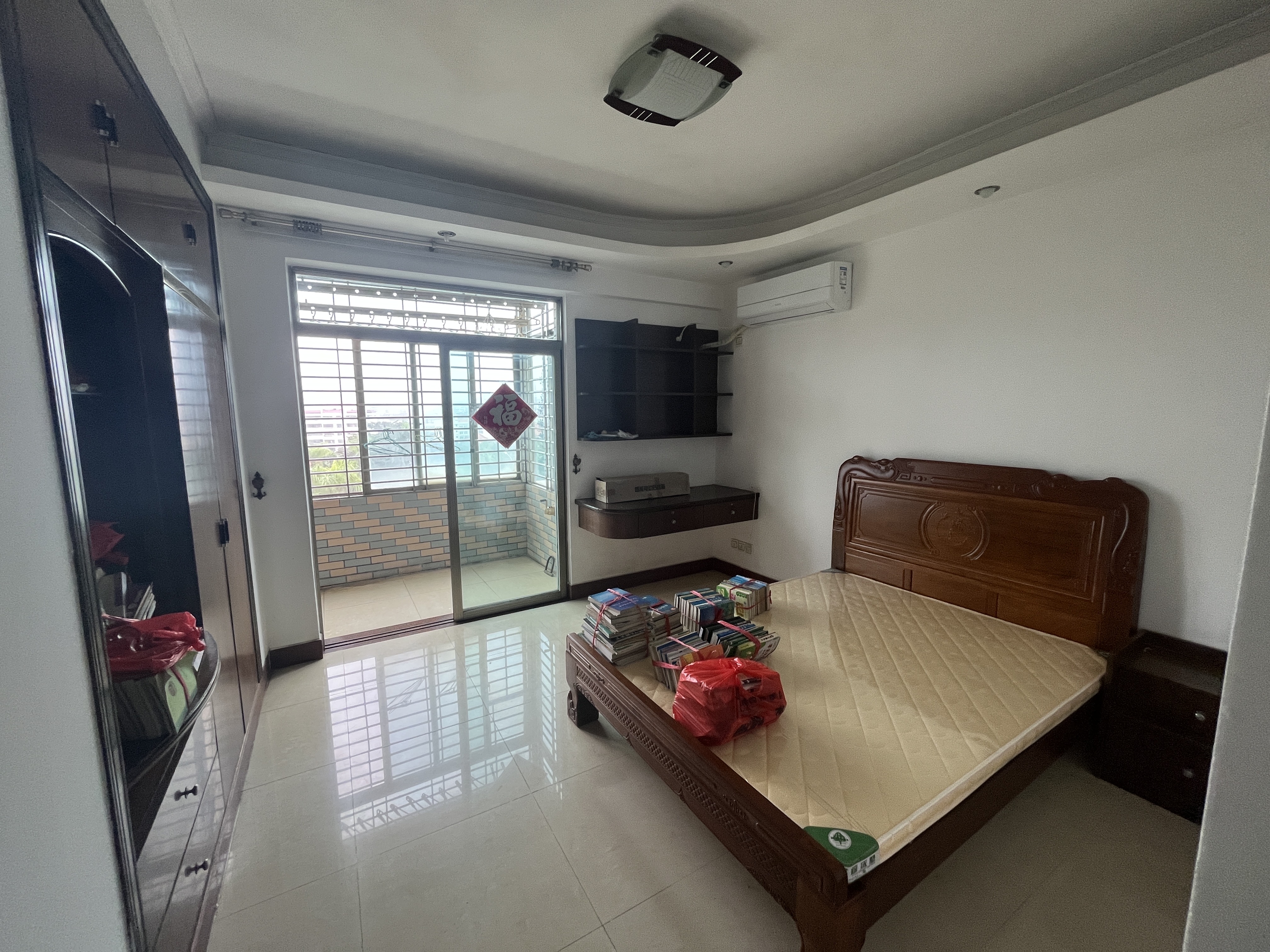 金鹿公寓  4室2厅2卫    3000.0元/月室内图