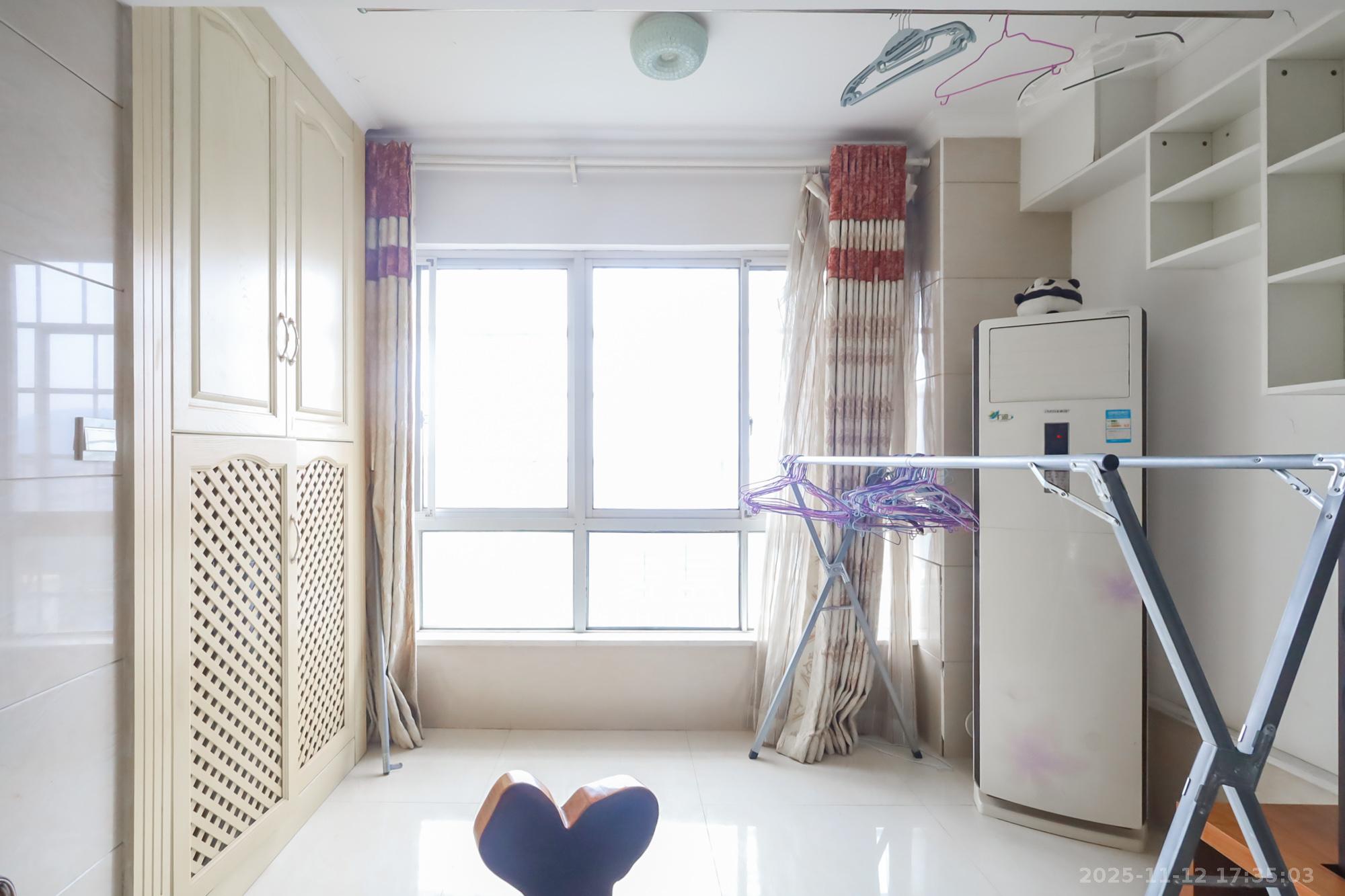 景秀江山  3室2厅1卫    115.0万阳台