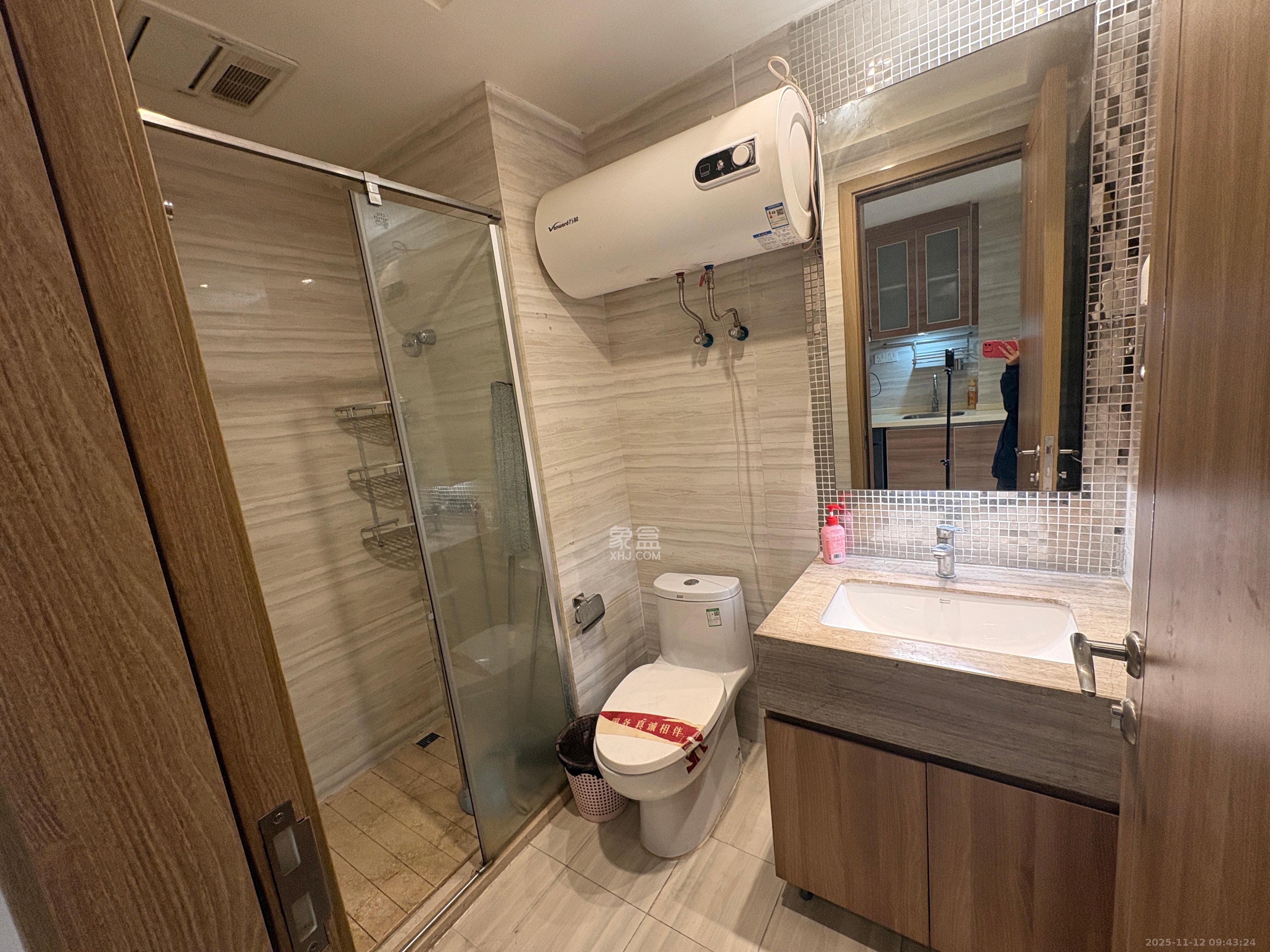 恒大国际广场 1室1厅1卫 1700.0元/月 恒大国际广场 1室1厅1卫 1700.0元/月室内图