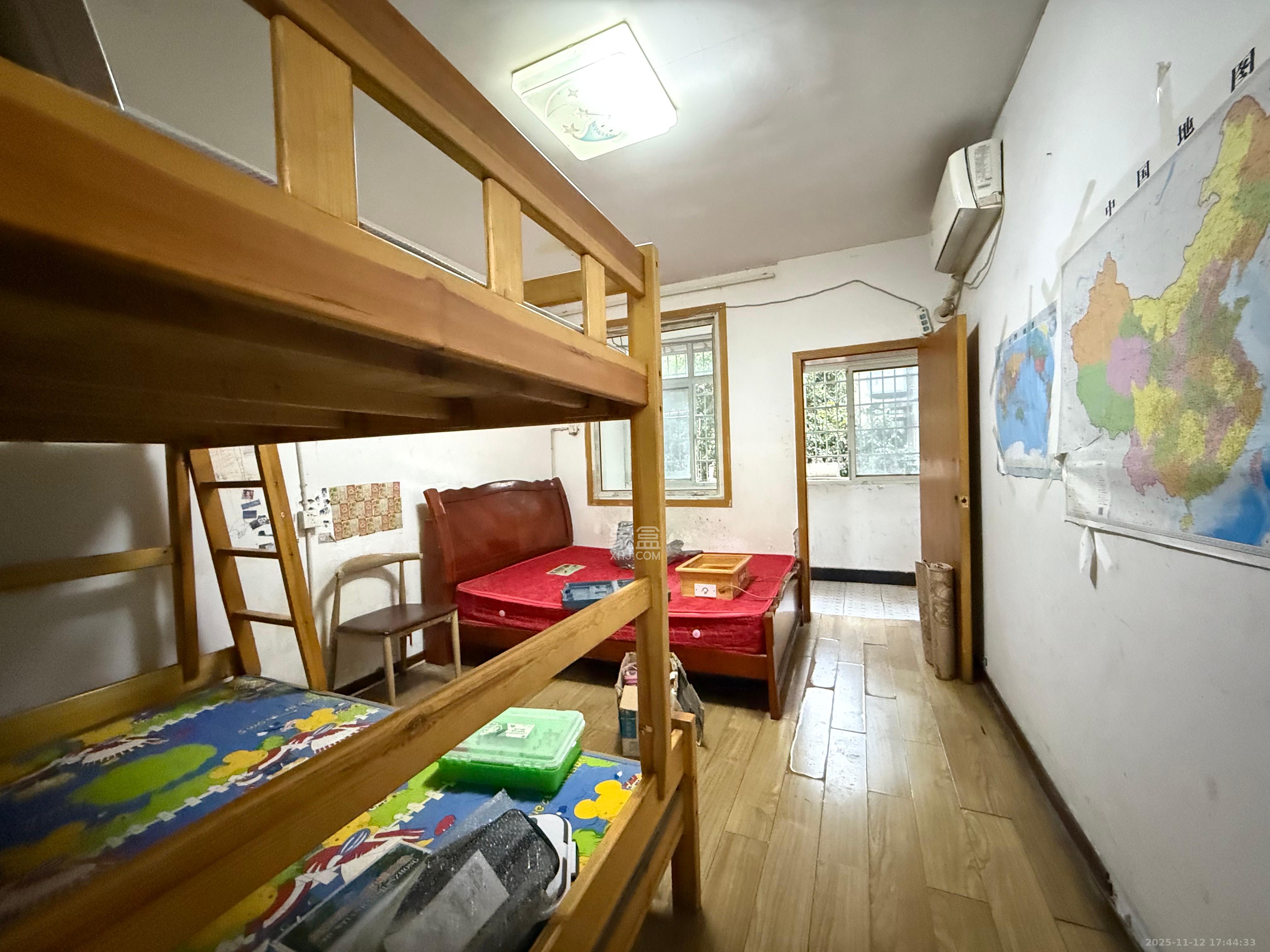 汽制宿舍  2室2厅1卫    1200.0元/月室内图