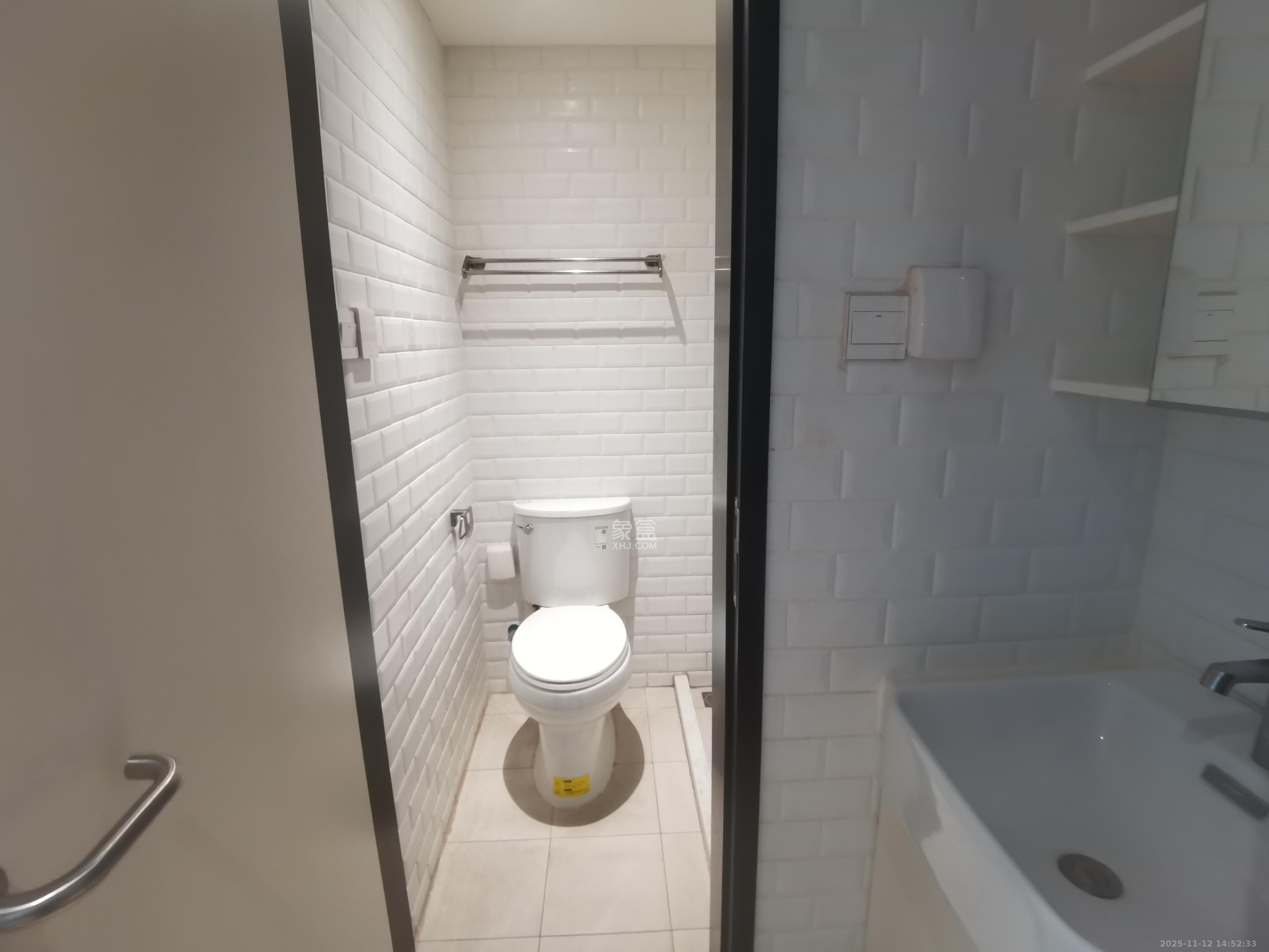 荟聚之光 1室1厅1卫 2100.0元/月 荟聚之光 1室1厅1卫 2100.0元/月室内图