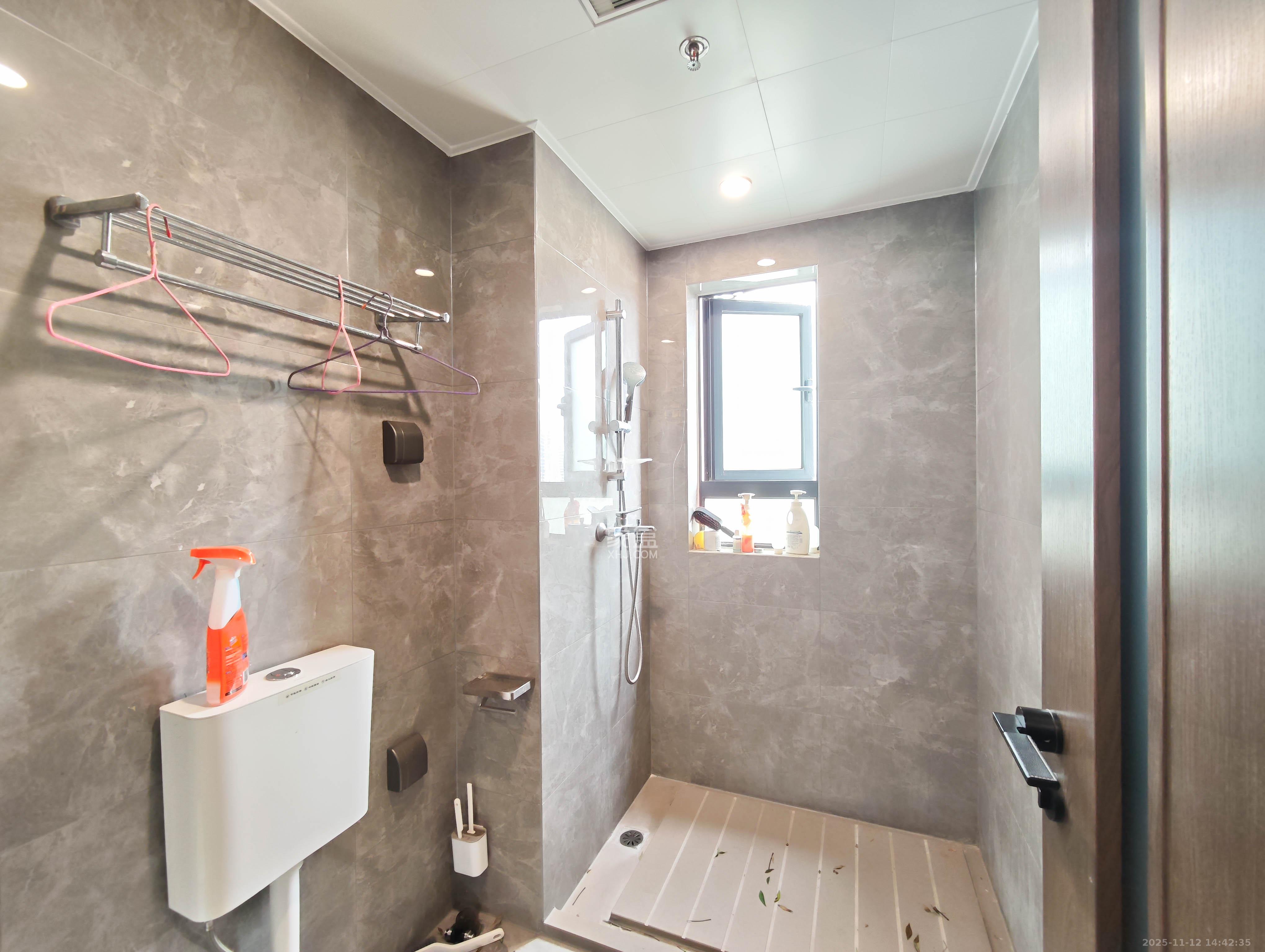 万科魅力之城 4室2厅2卫 139.0万 万科魅力之城 4室2厅2卫 139.0万卫生间