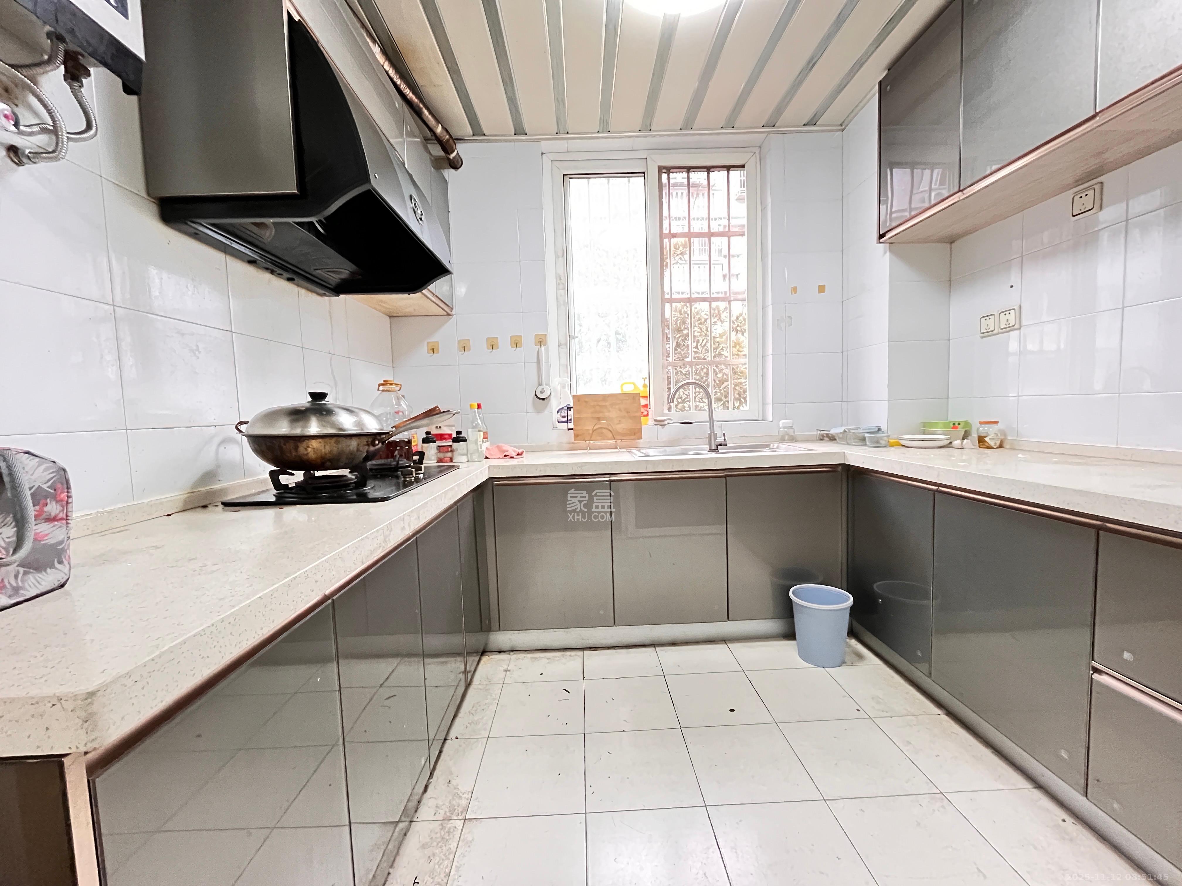 德政园 2室2厅2卫 2000.0元/月 德政园 2室2厅2卫 2000.0元/月室内图