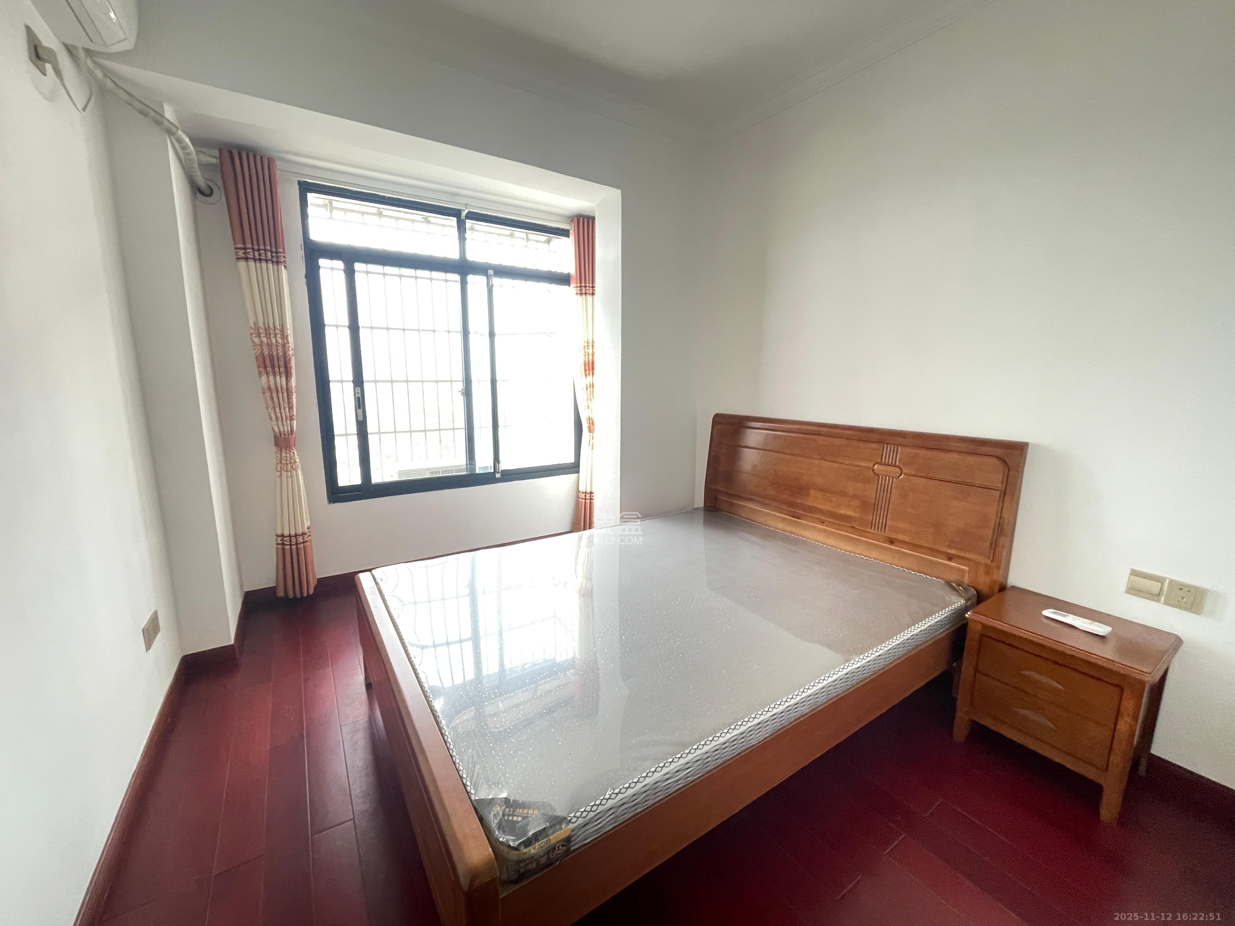 东岸梅园小区  2室2厅1卫    2200.0元/月室内图