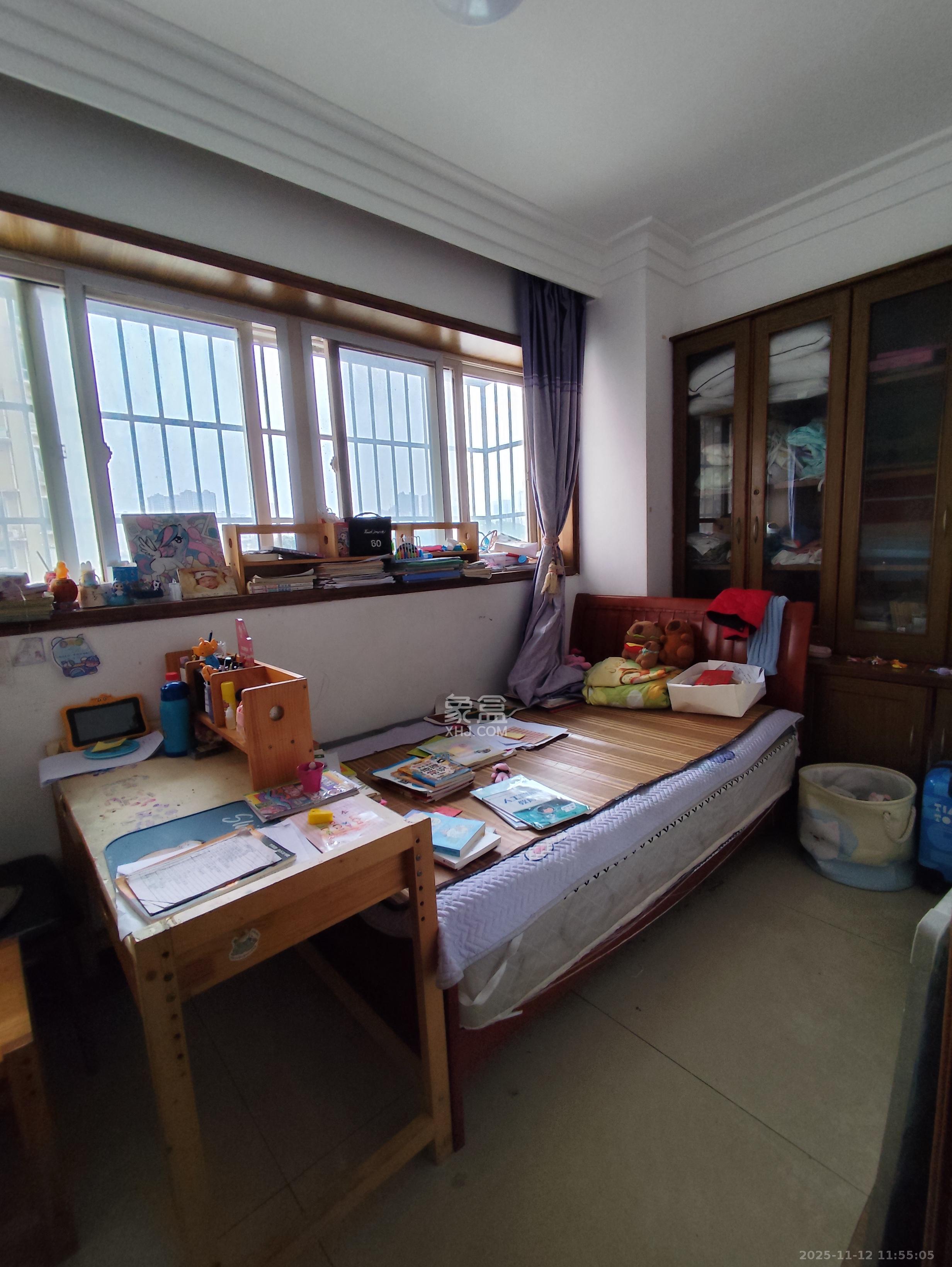 天心电脑城（朝阳丽景，朝阳丽园）  4室2厅1卫    3500.0元/月室内图