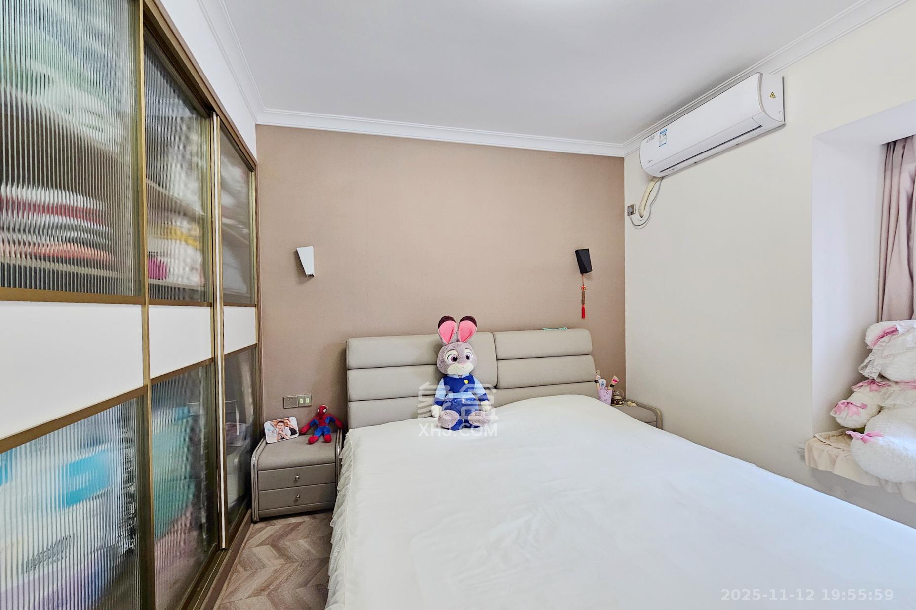 长房东旭国际 3室2厅2卫 150.0万 长房东旭国际 3室2厅2卫 150.0万卧室