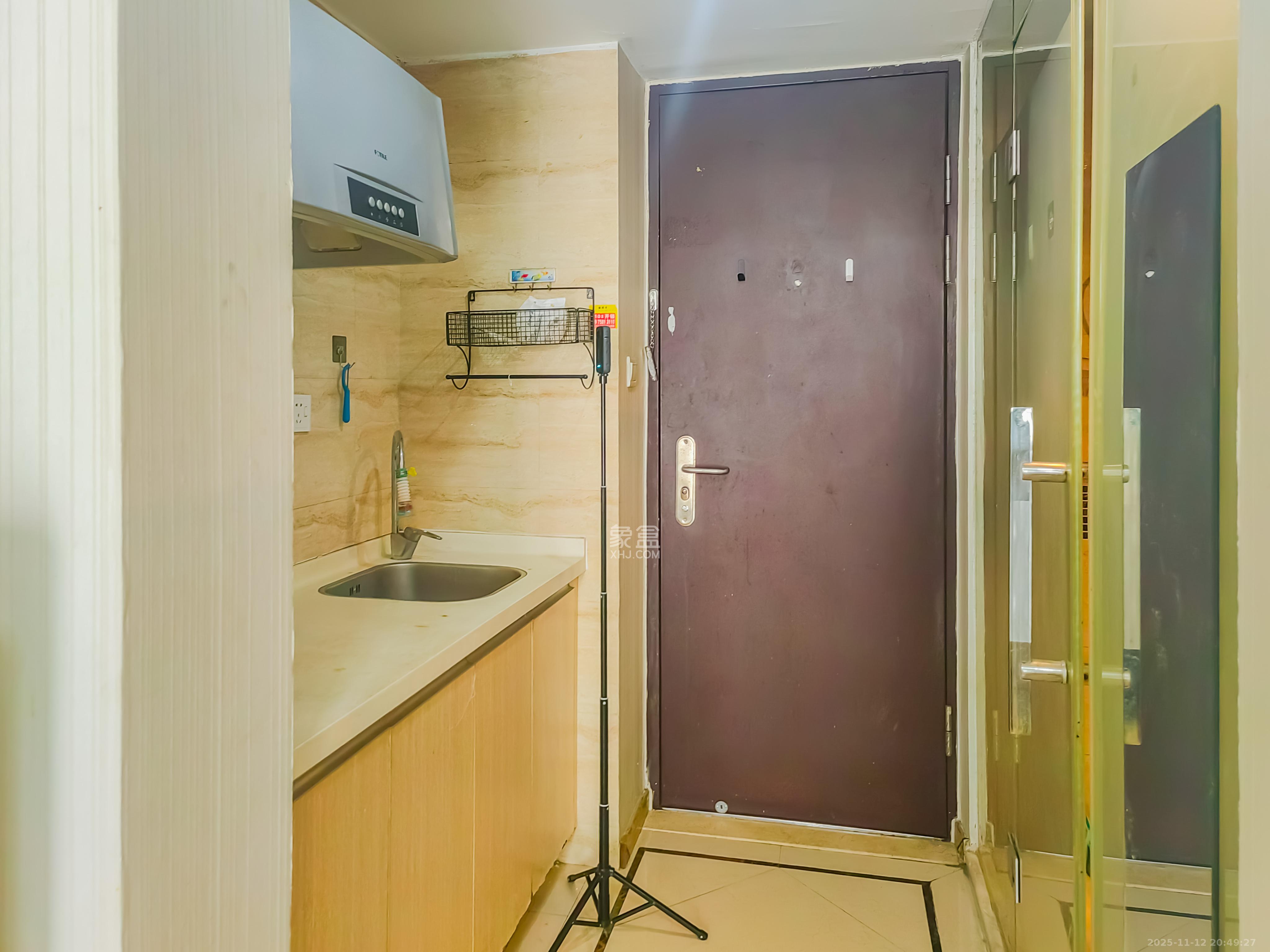 万科金域华府一期  1室0厅1卫    16.5万其他