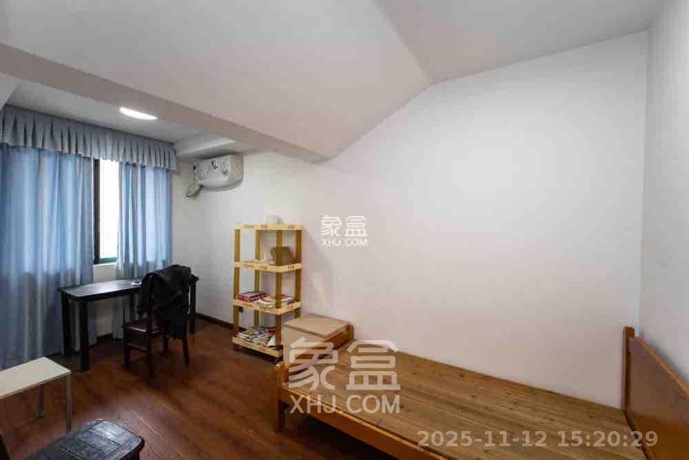 东方新城  4室2厅2卫    2200.0元/月室内图