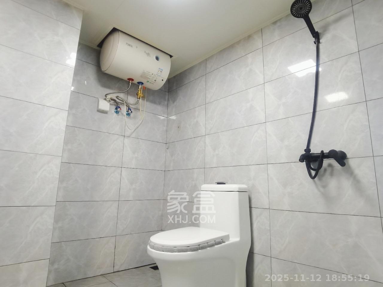 荣盛花语书苑 1室1厅1卫 2000.0元/月 荣盛花语书苑 1室1厅1卫 2000.0元/月室内图