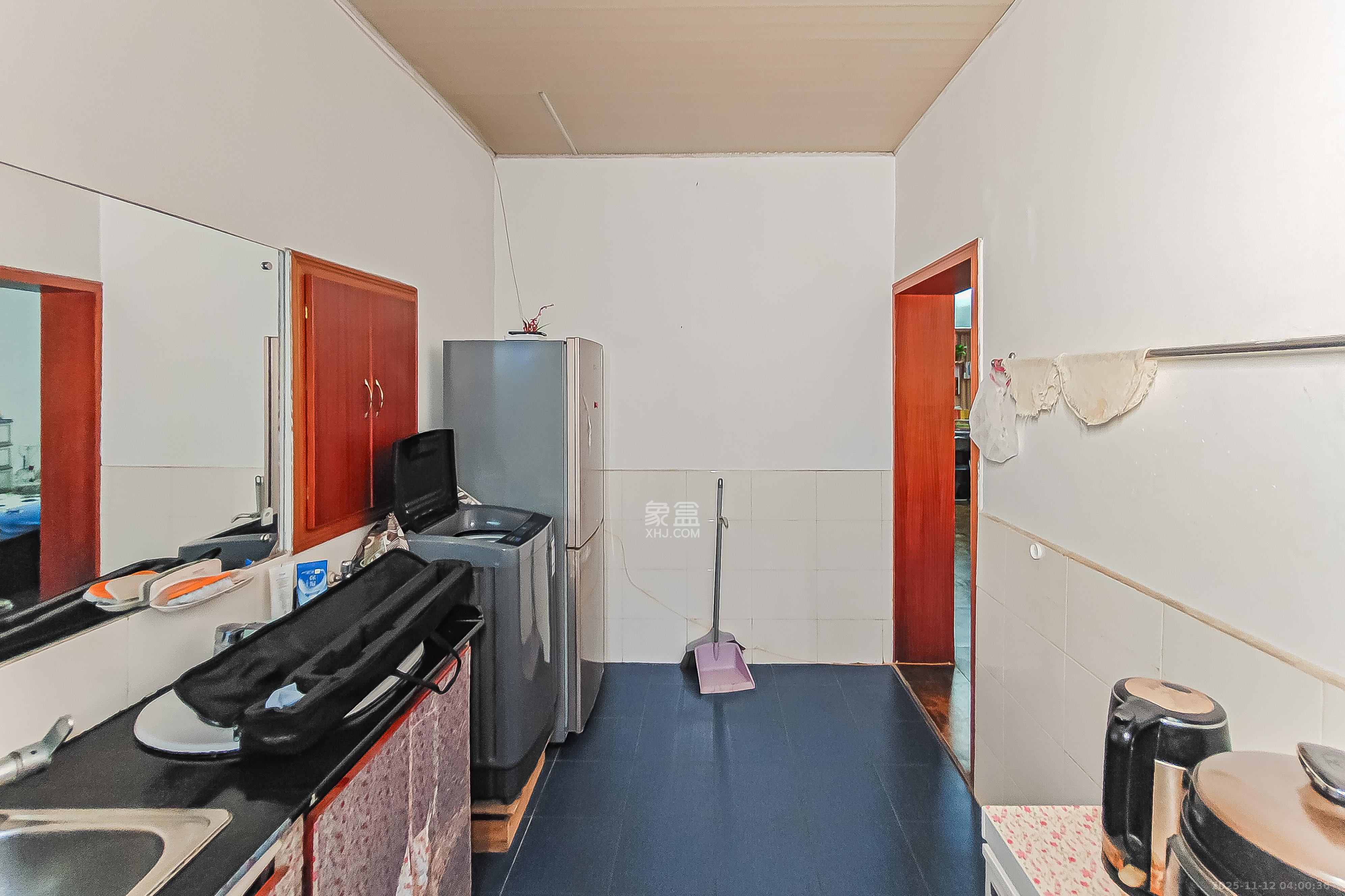 泉嘶井散盘 1室1厅1卫 48.0万 泉嘶井散盘 1室1厅1卫 48.0万厨房