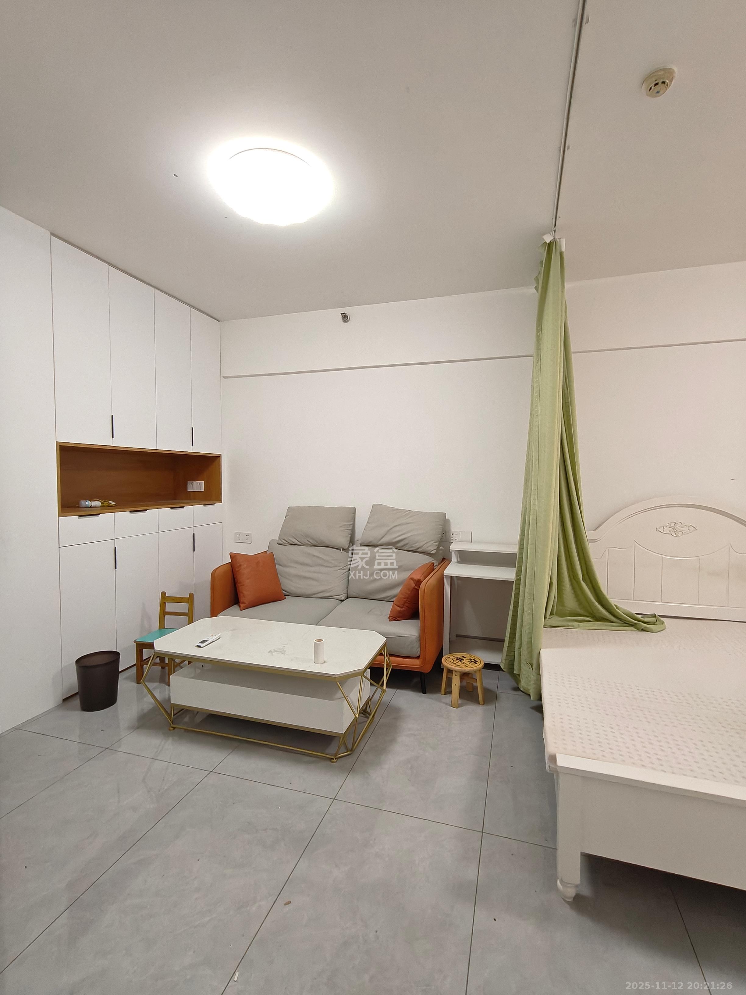 湘域中央  1室1厅1卫    2200.0元/月室内图