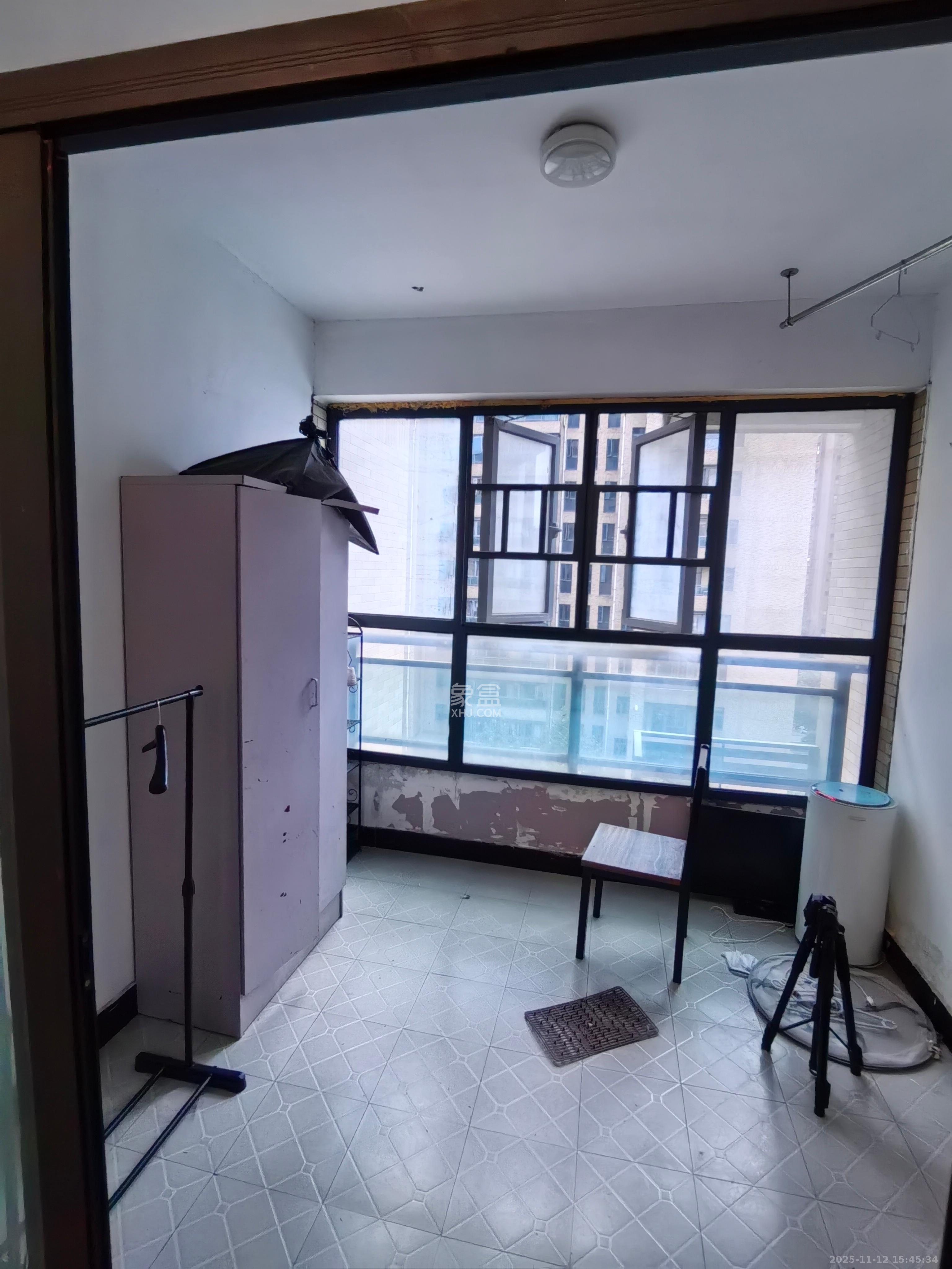 湘府9号  2室1厅1卫    1900.0元/月室内图