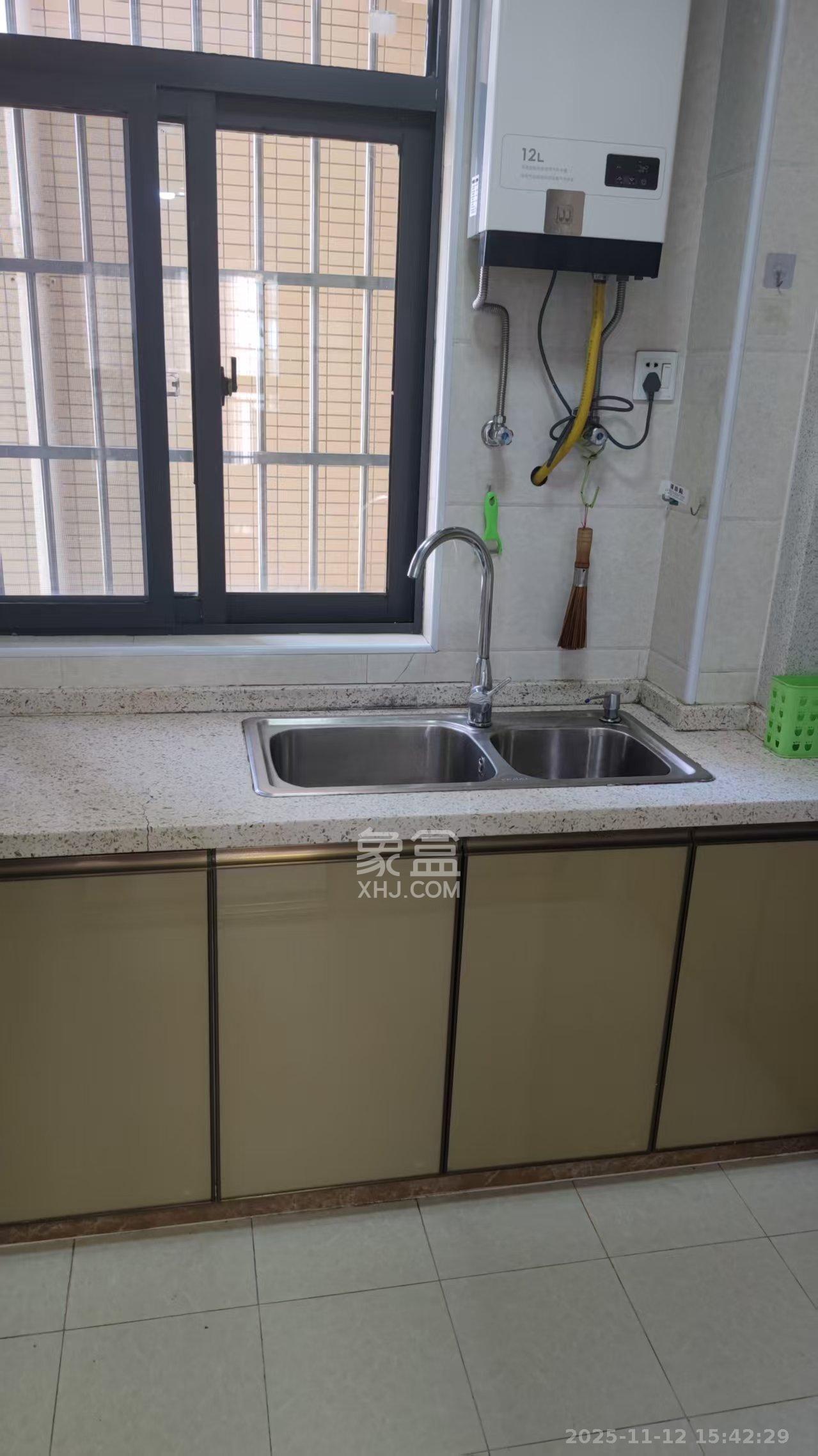 景塘家园  3室2厅0卫    2000.0元/月