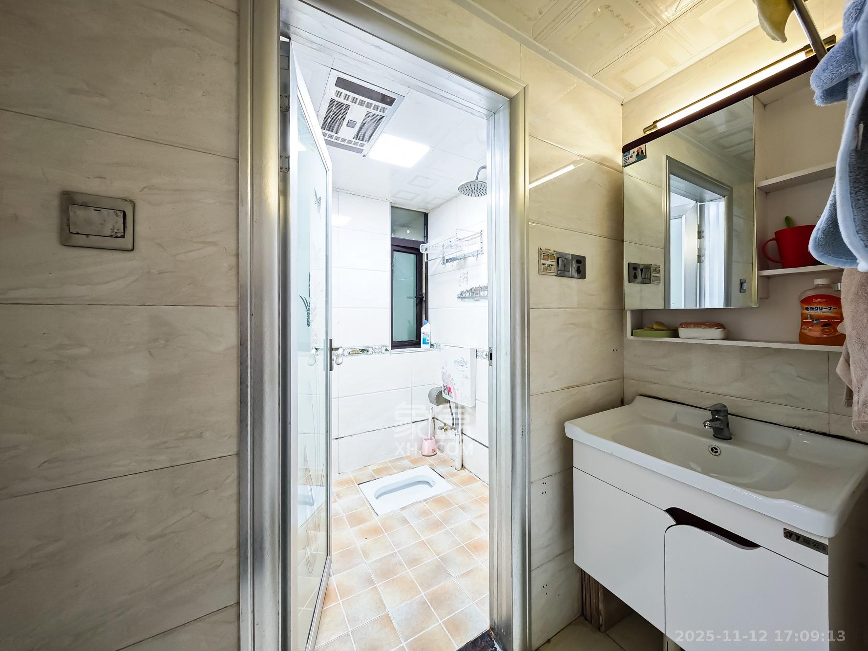 山语城二期  2室1厅1卫    58.0万卫生间