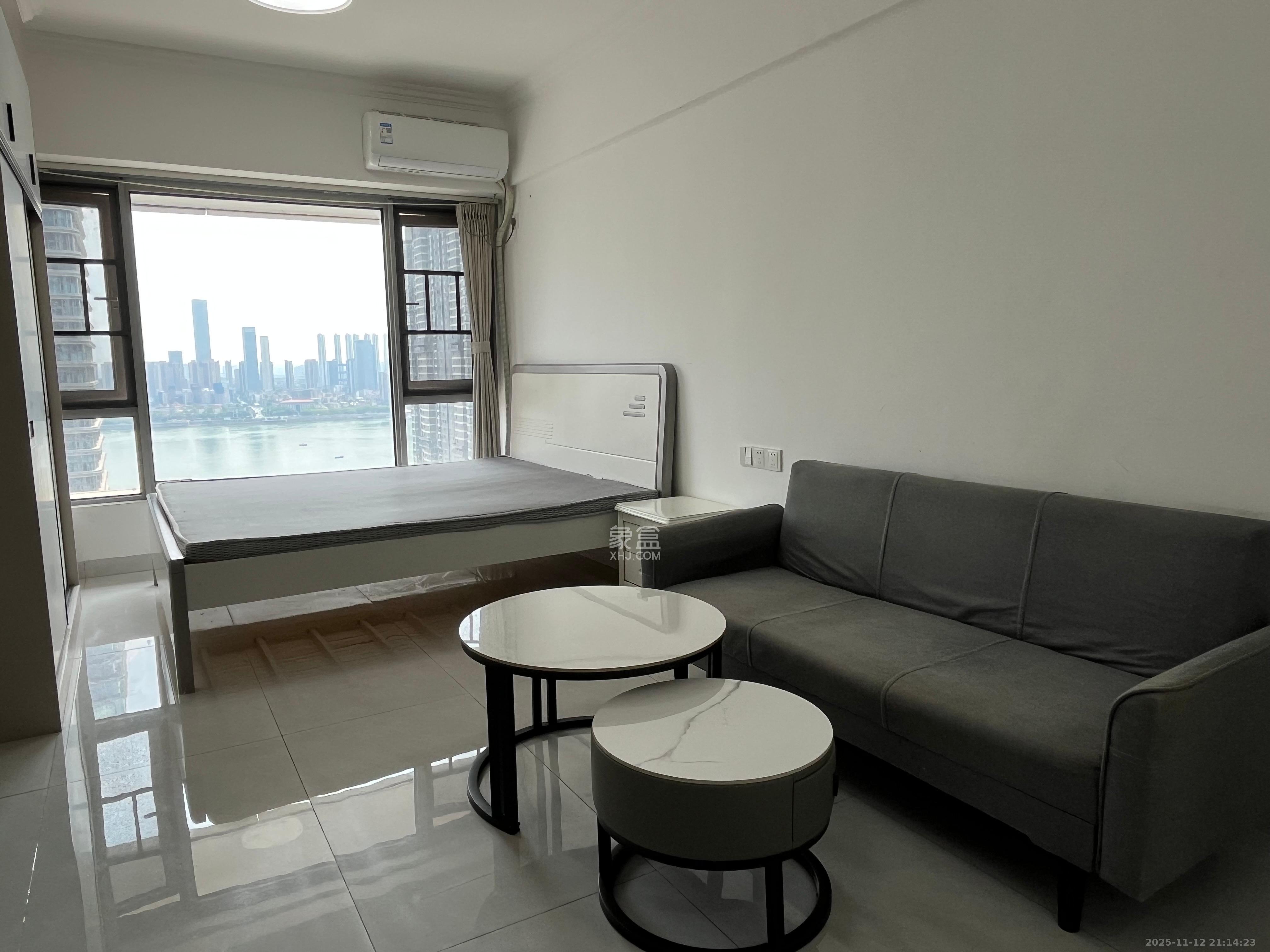 保利天禧EF区  1室1厅1卫    1800.0元/月室内图