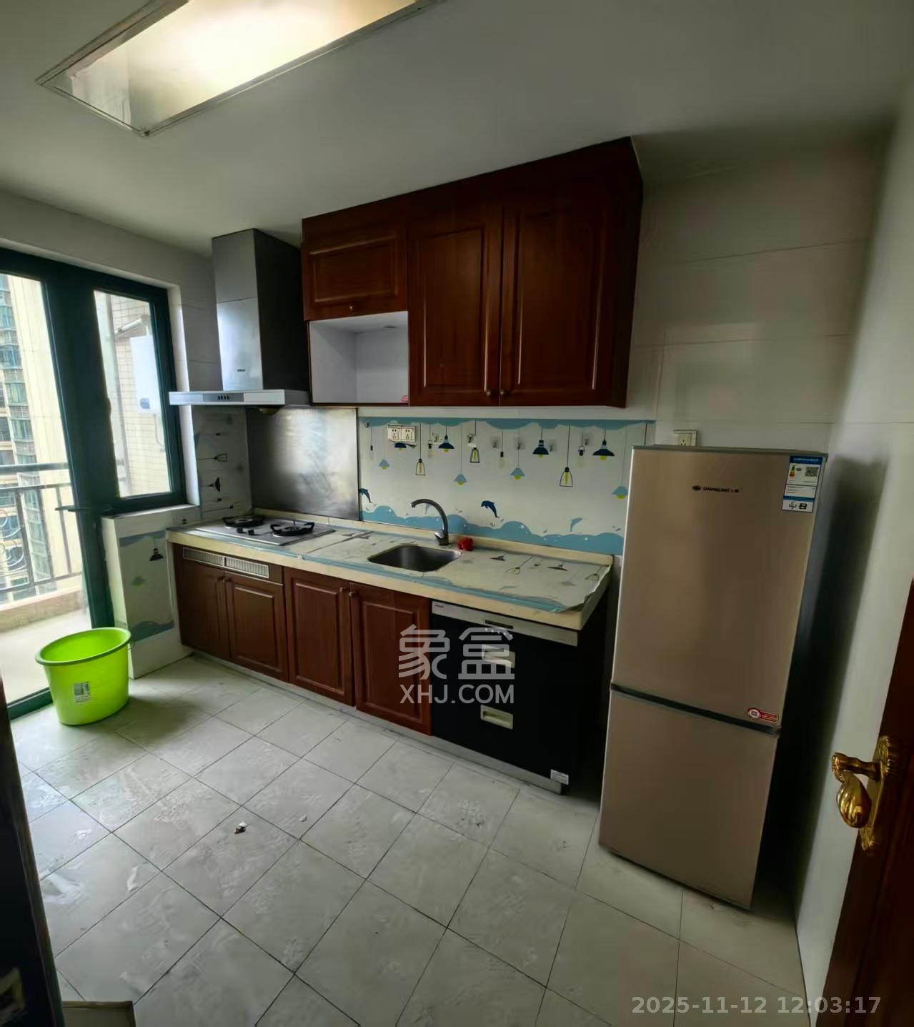 恒大城  3室2厅2卫    2000.0元/月室内图