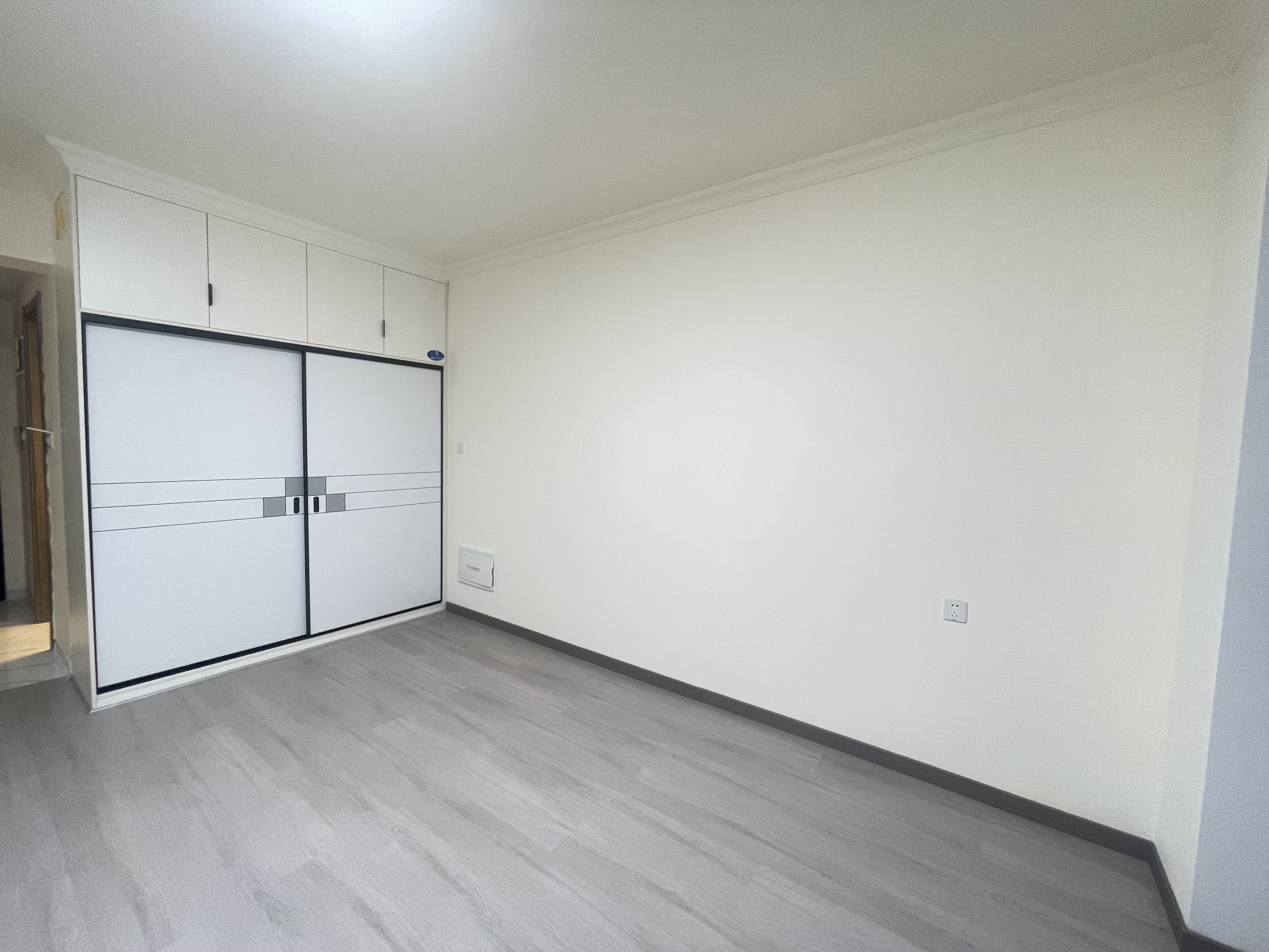 华耀碧桂园十里江湾誉峯  1室1厅1卫    1300.0元/月