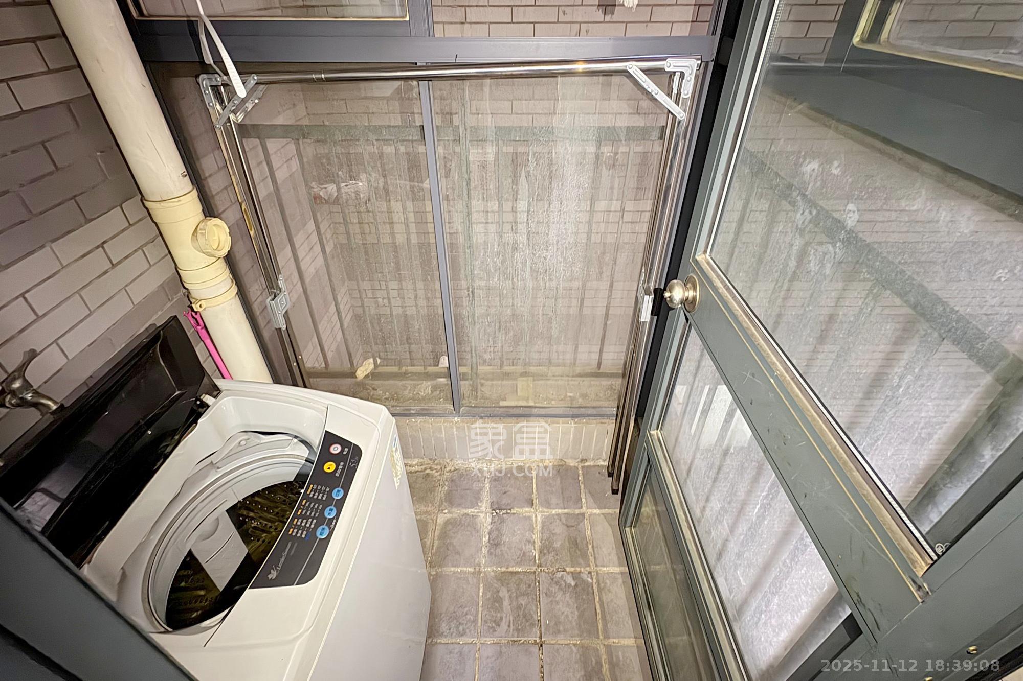 中天广场  1室1厅1卫    55.0万厨房