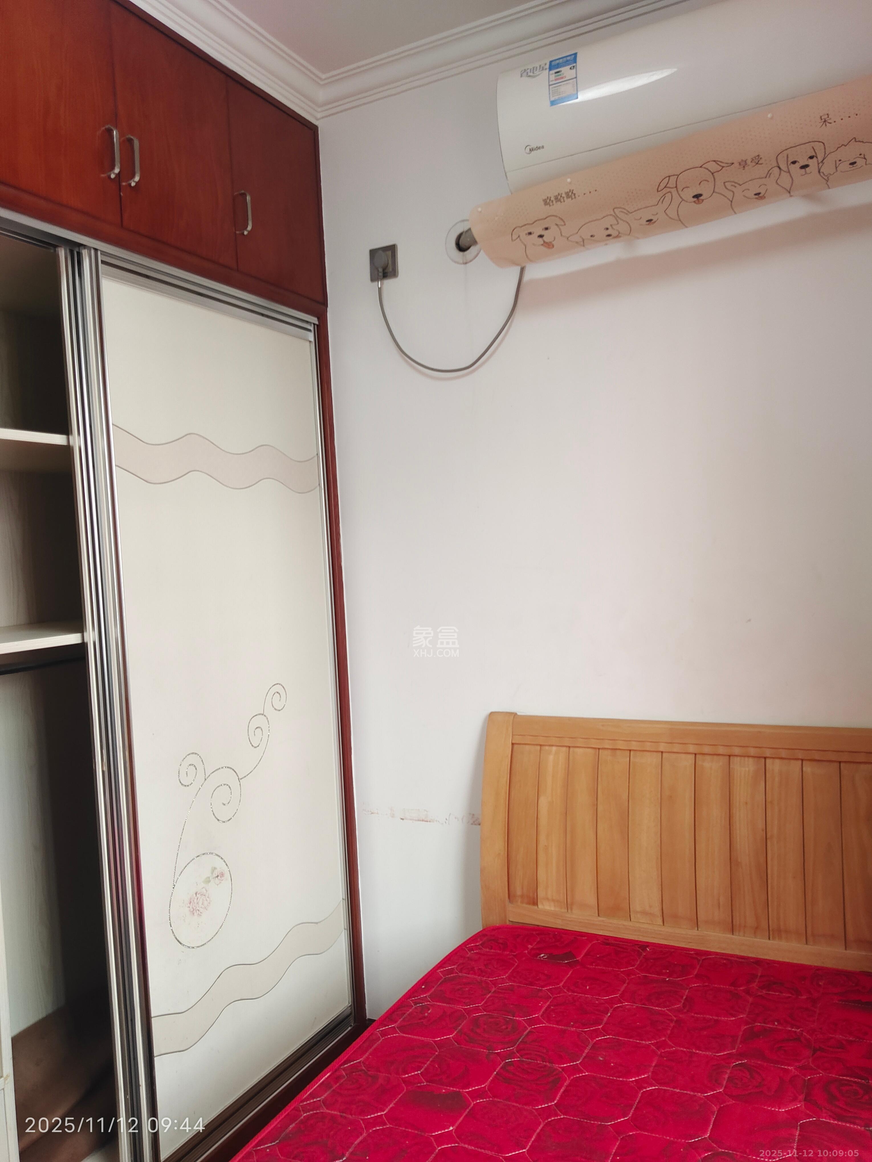 华润置地广场一期  3室2厅1卫    2000.0元/月室内图