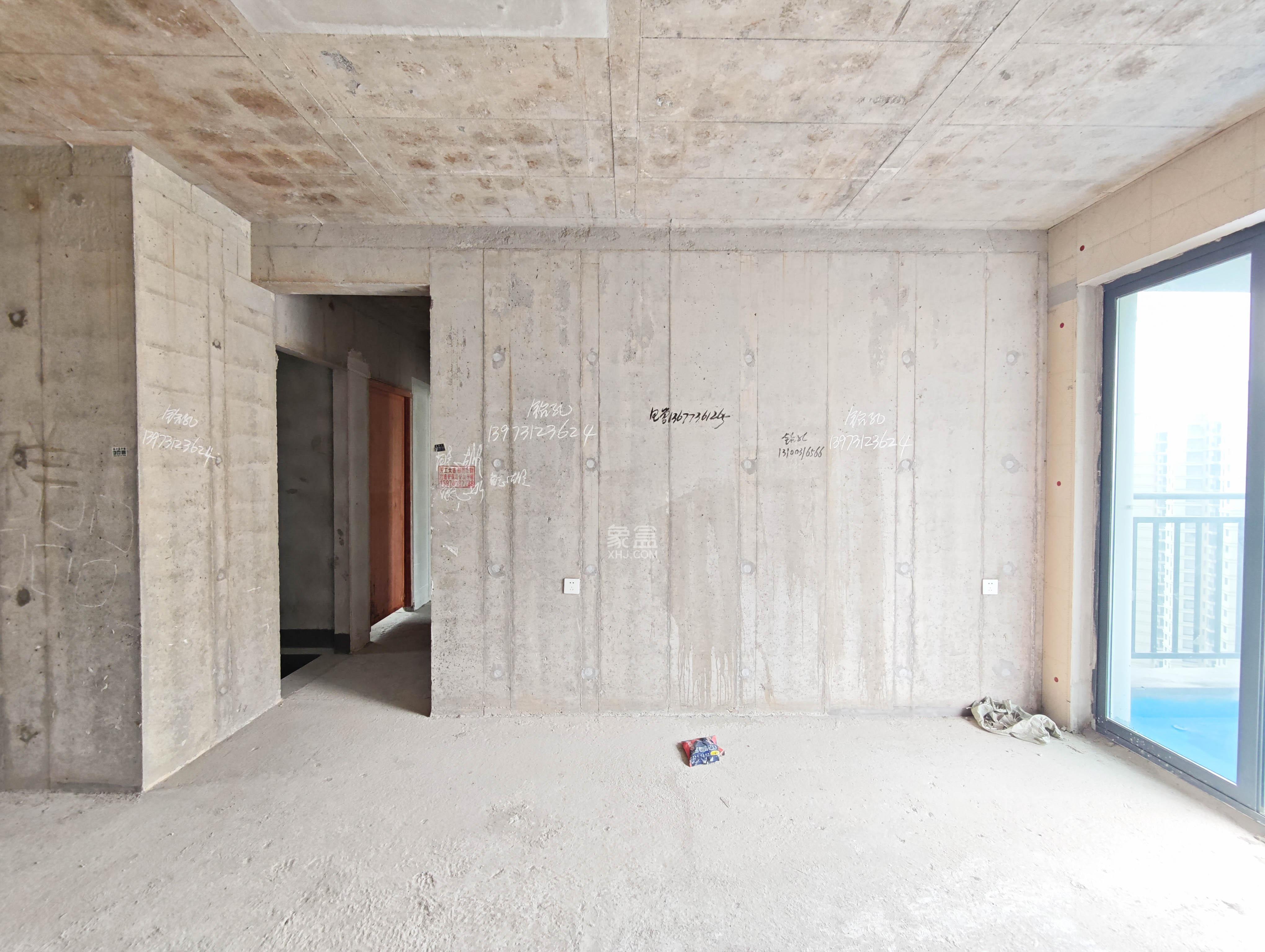 伊景园滨河苑  3室2厅2卫    72.8万