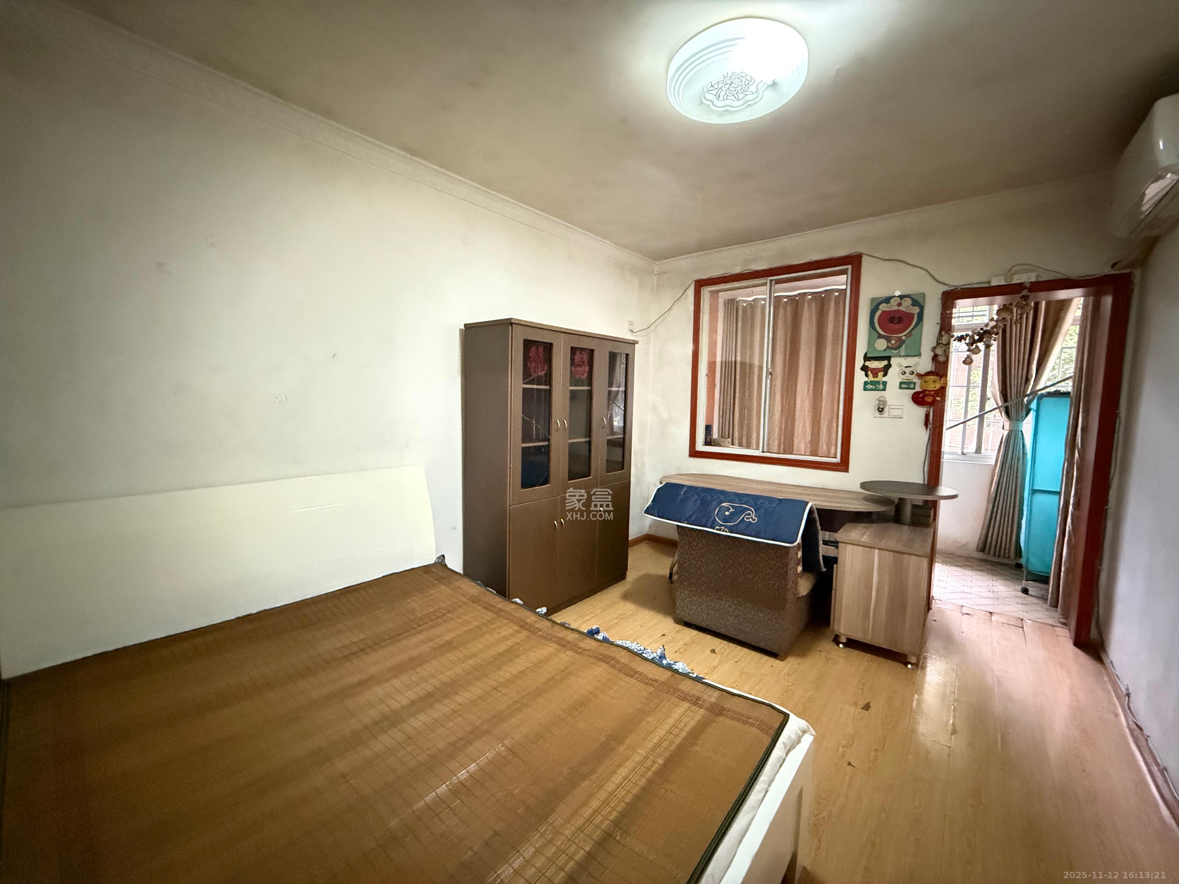 国庆新村  2室1厅1卫    1600.0元/月室内图