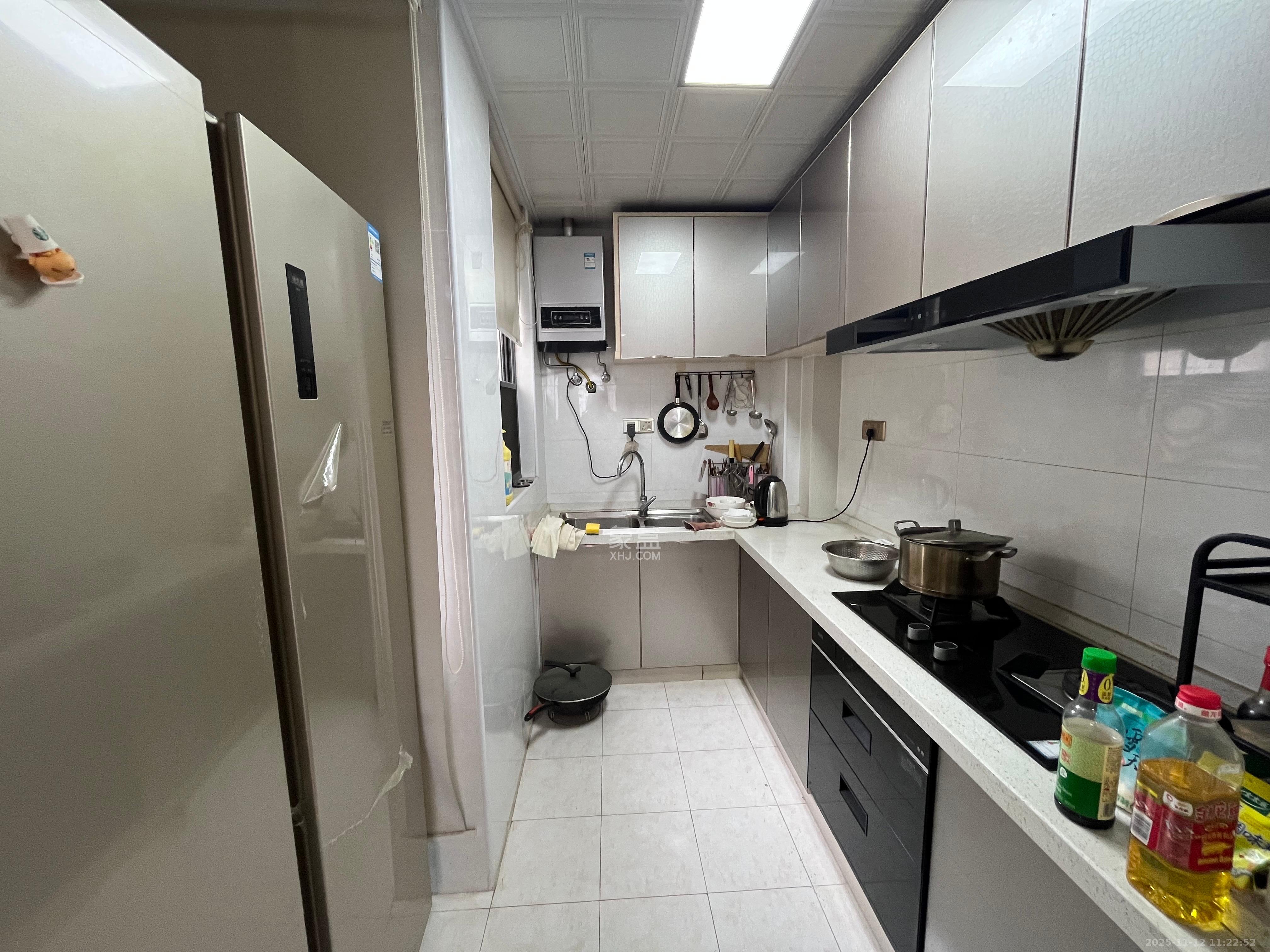 印山蓝色海岸  3室2厅2卫    2300.0元/月室内图