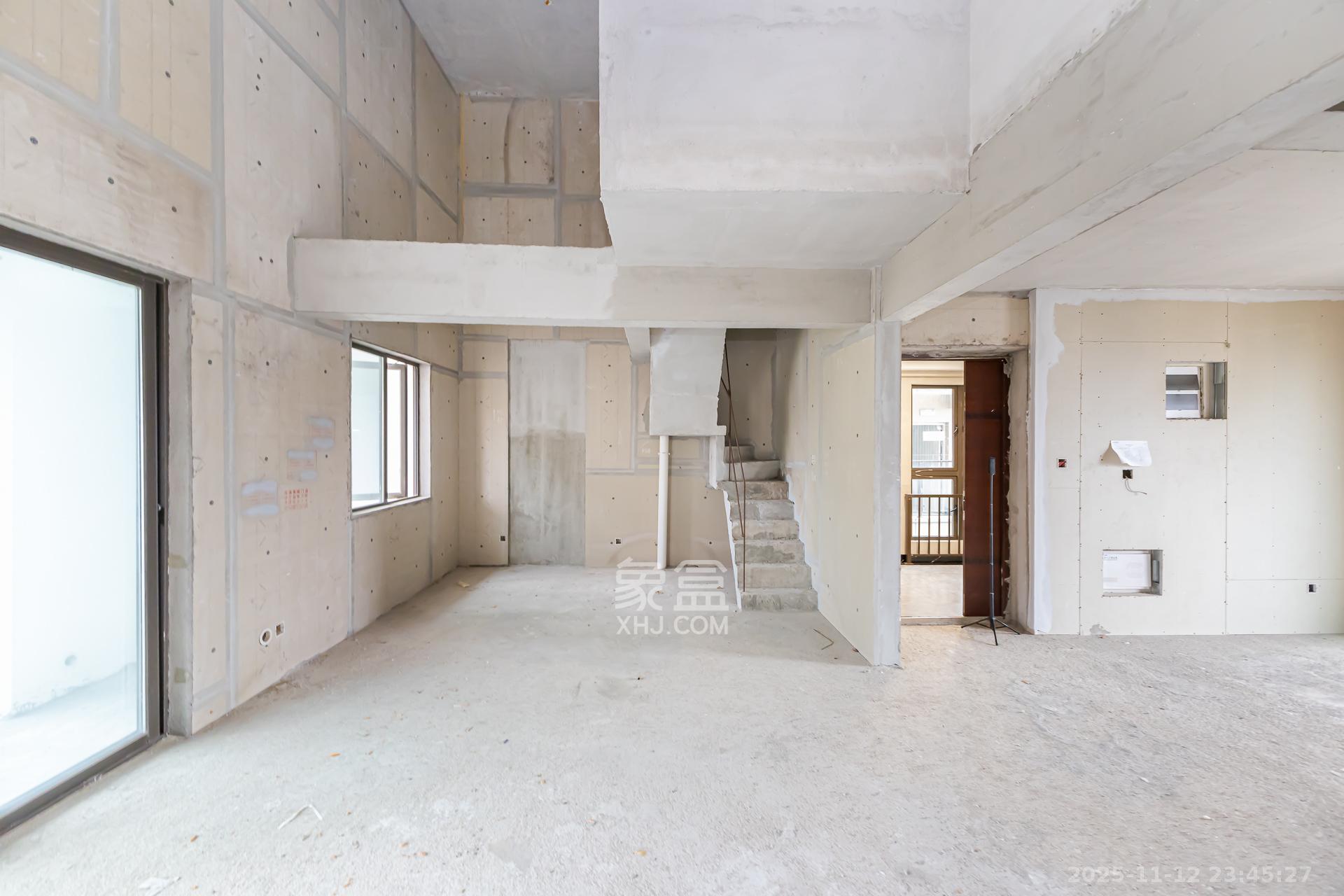 润和湘江天地C区  5室3厅3卫    210.0万