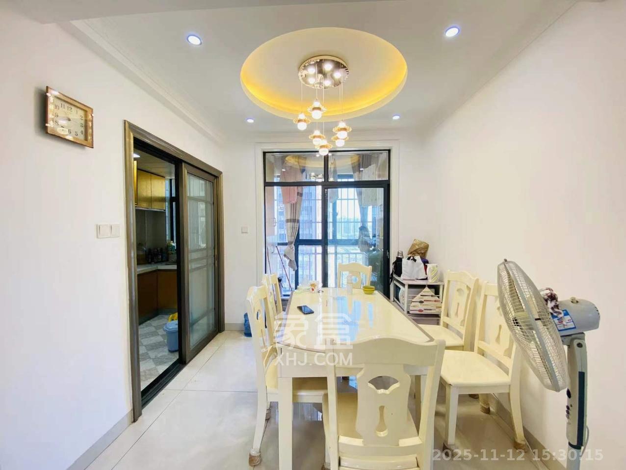 江山如画 3室2厅2卫 2200.0元/月 江山如画 3室2厅2卫 2200.0元/月室内图