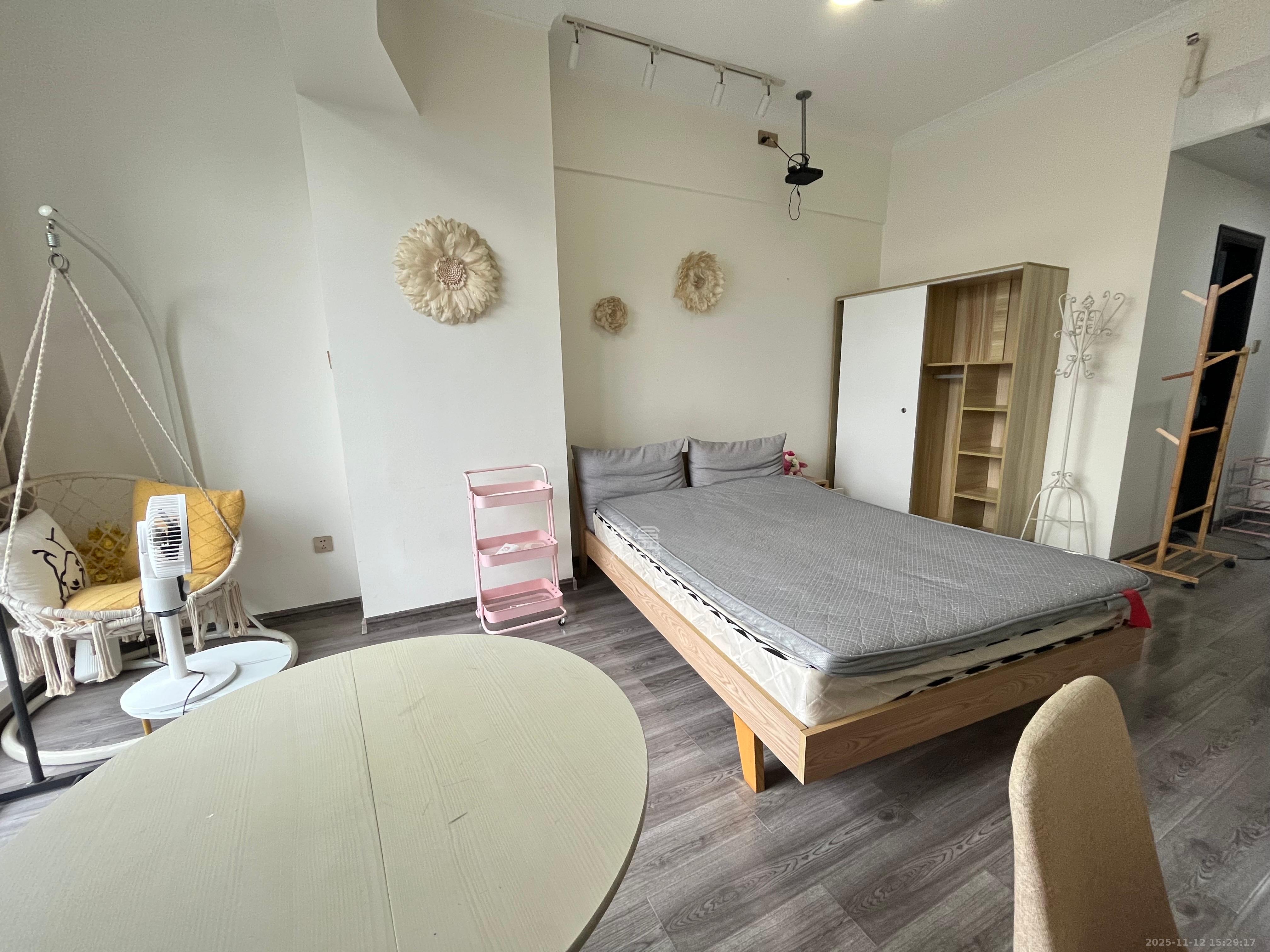 明大佳园 1室1厅1卫 1600.0元/月 明大佳园 1室1厅1卫 1600.0元/月室内图