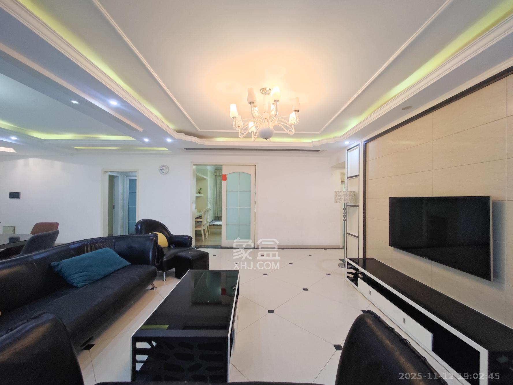 长房南屏锦源 4室2厅2卫 145.0万 长房南屏锦源 4室2厅2卫 145.0万客厅