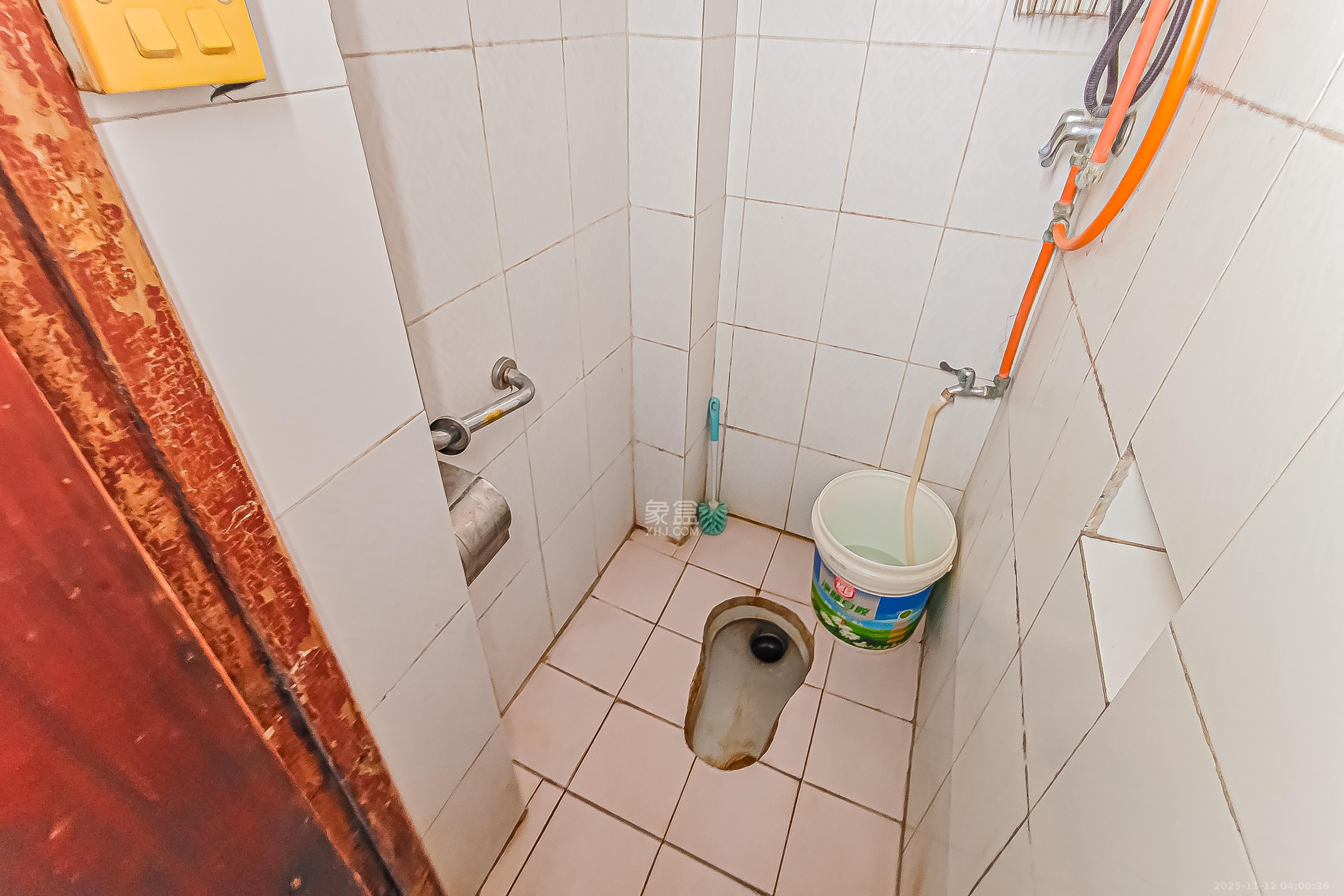 泉嘶井散盘  1室1厅1卫    48.0万卫生间