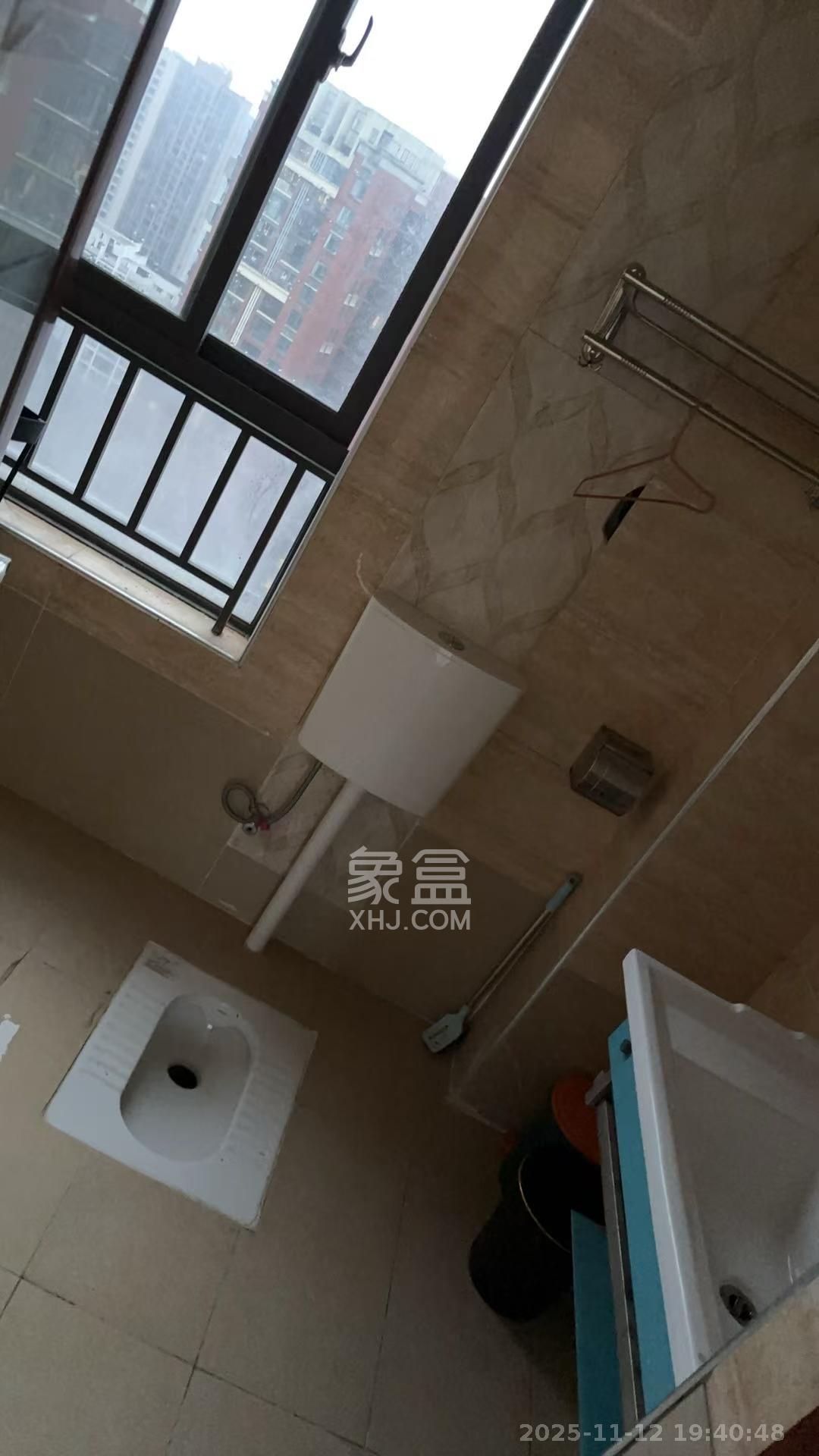 华润凤凰城二期 1室1厅1卫 1600.0元/月 华润凤凰城二期 1室1厅1卫 1600.0元/月室内图