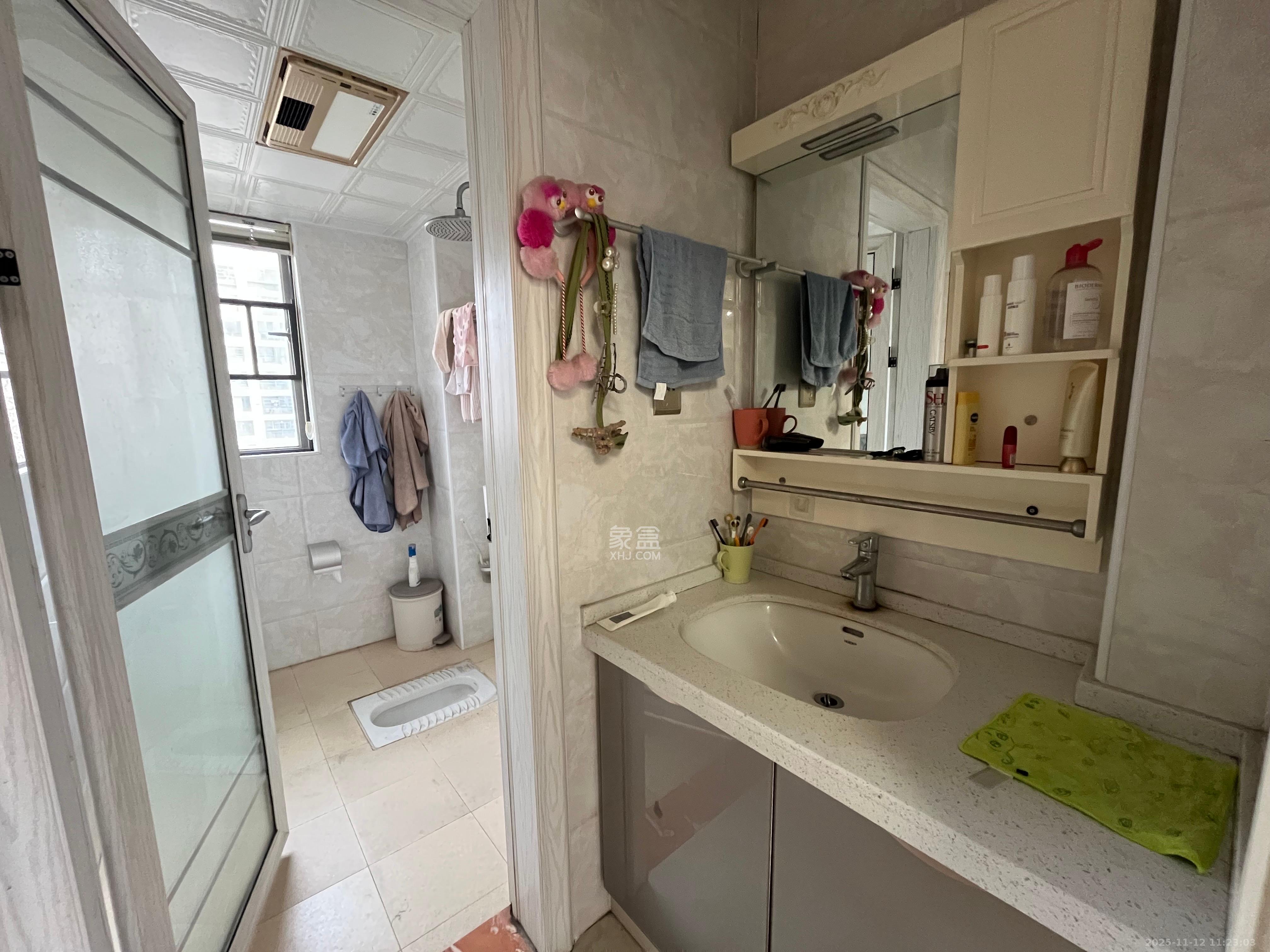 印山蓝色海岸  3室2厅2卫    2300.0元/月室内图