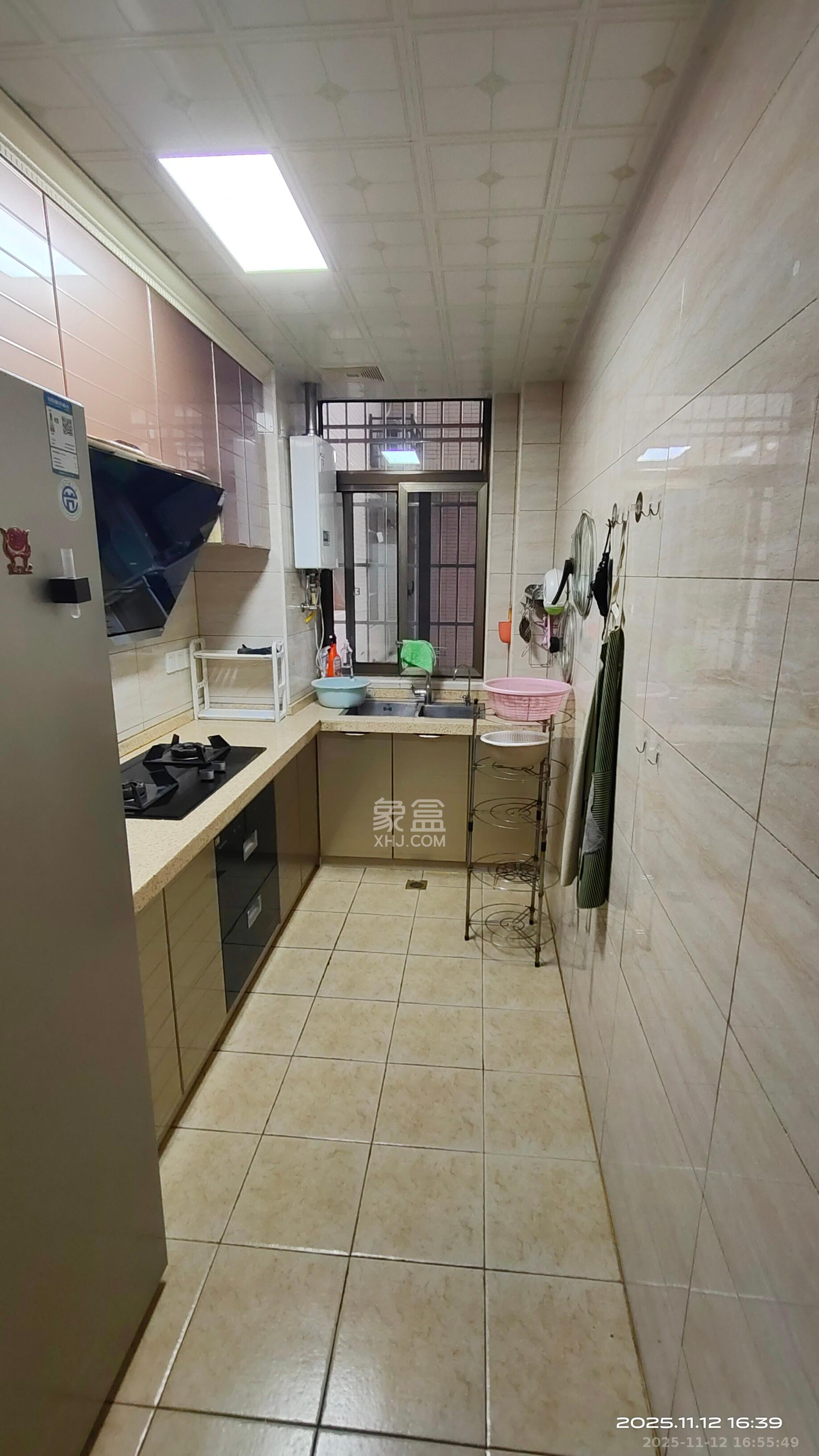 黎郡新宇康景园  4室2厅2卫    3000.0元/月室内图