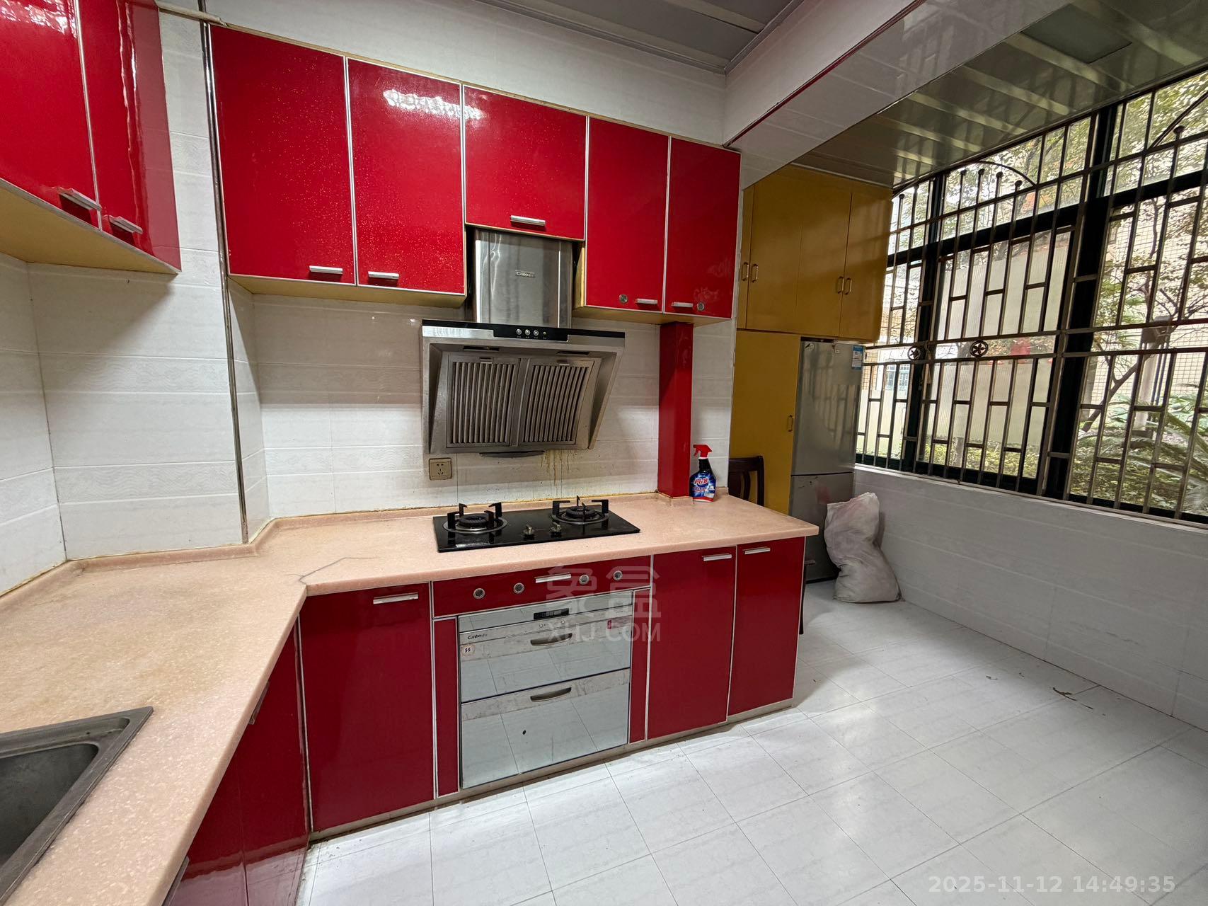 西域名邸 2室2厅1卫 1400.0元/月 西域名邸 2室2厅1卫 1400.0元/月室内图