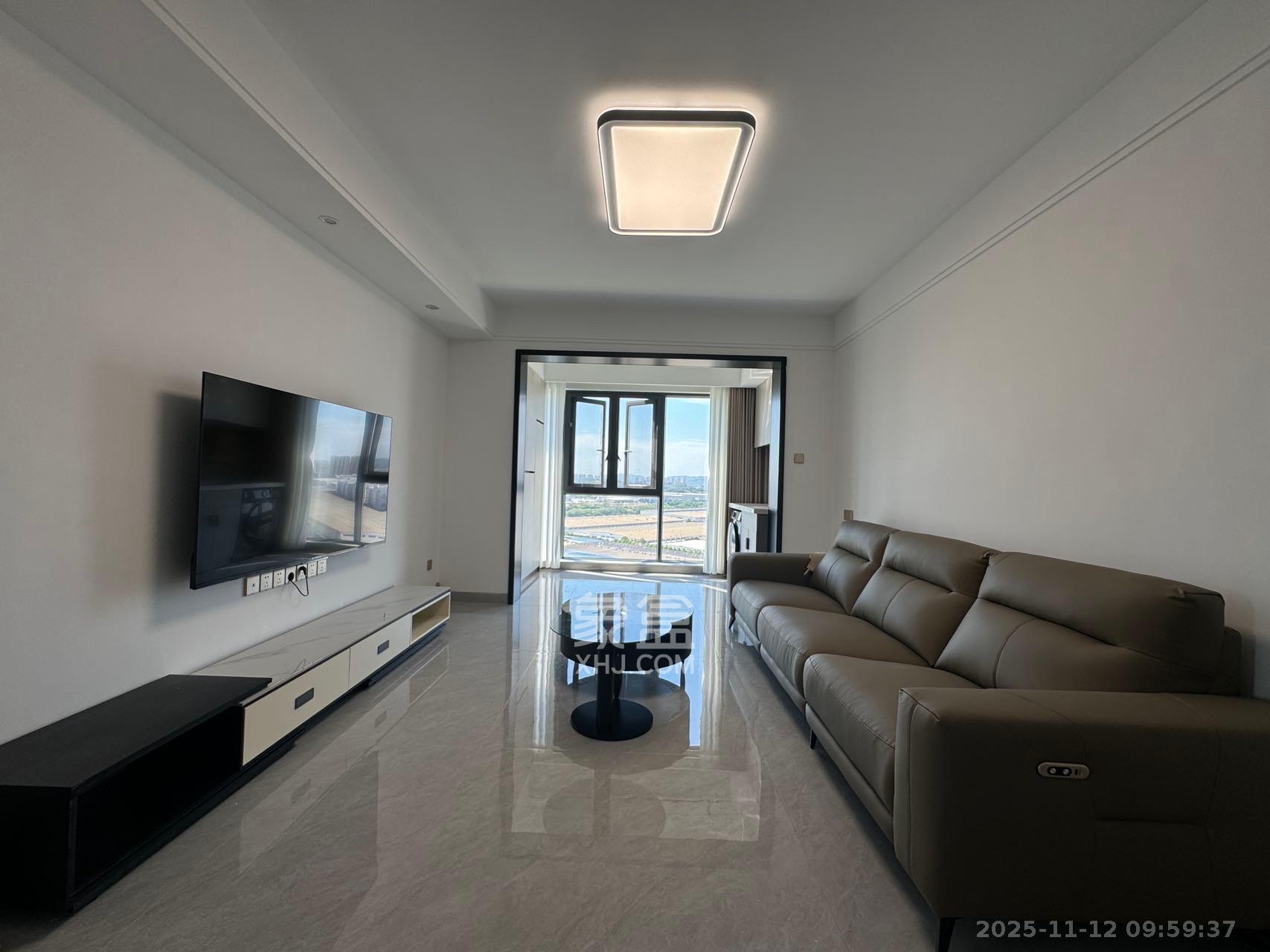 中建嘉和城  3室1厅0卫    2700.0元/月