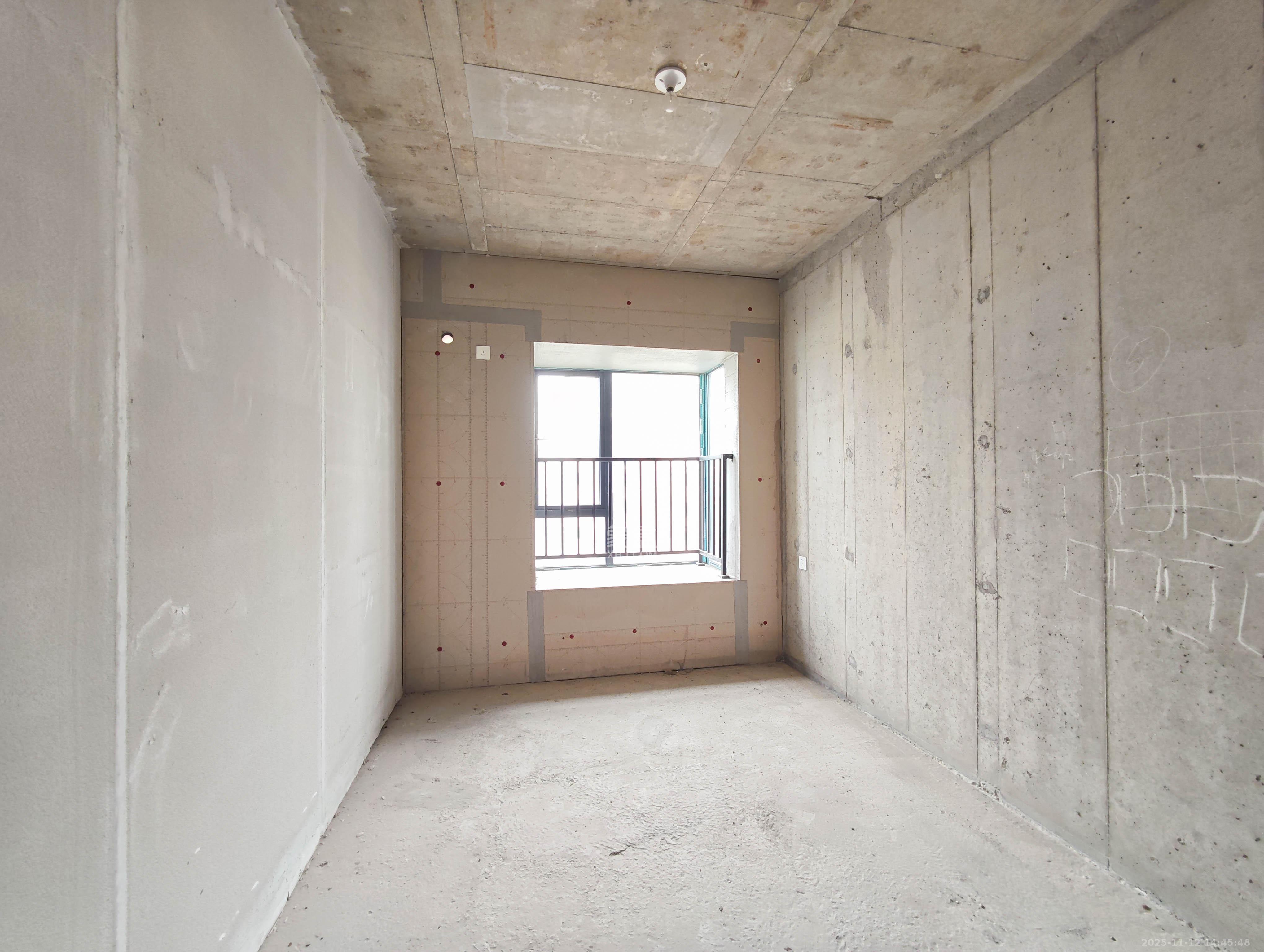 伊景园滨河苑  3室2厅2卫    72.8万卧室