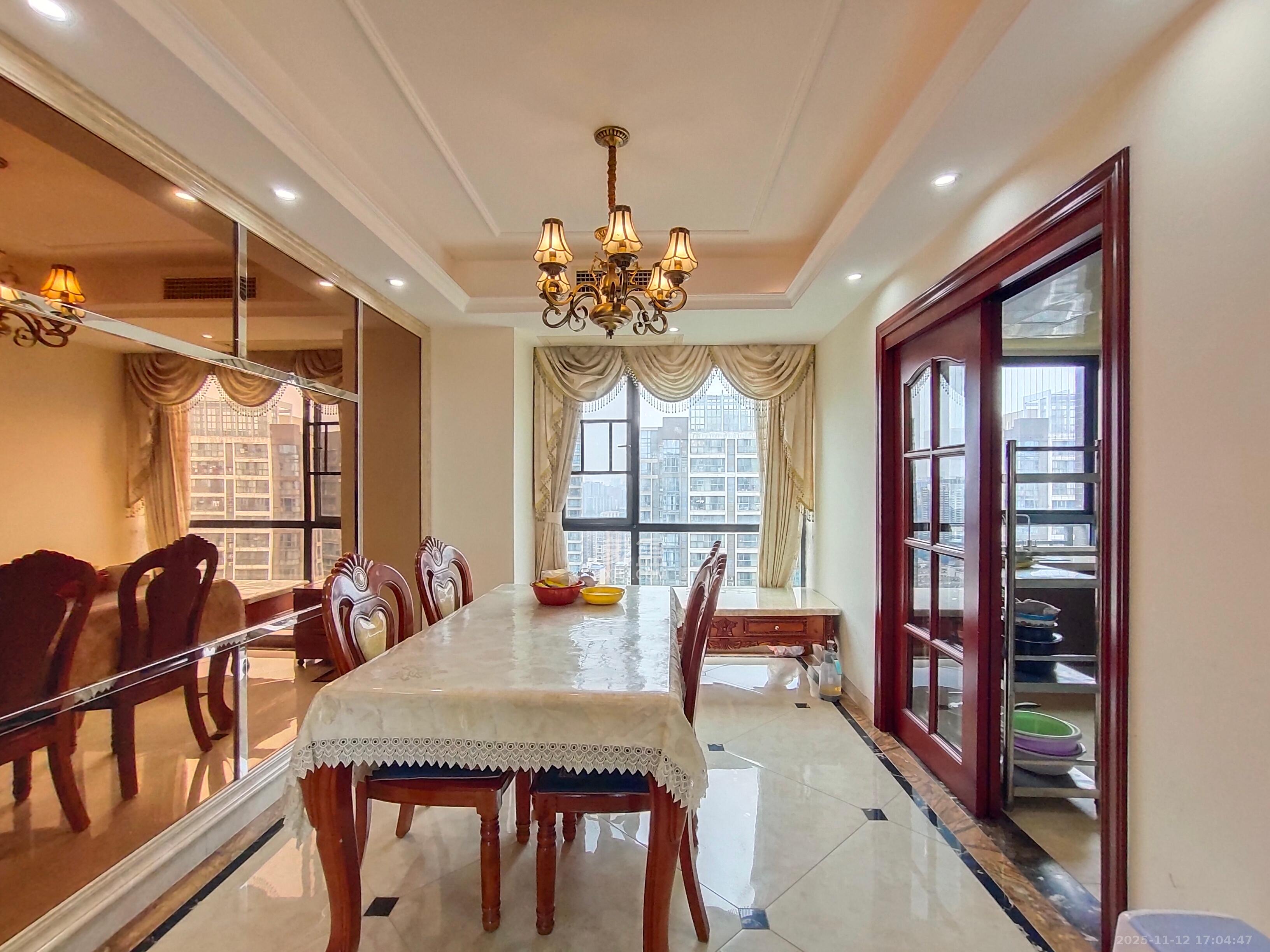 融科东南海  4室2厅2卫    4000.0元/月室内图